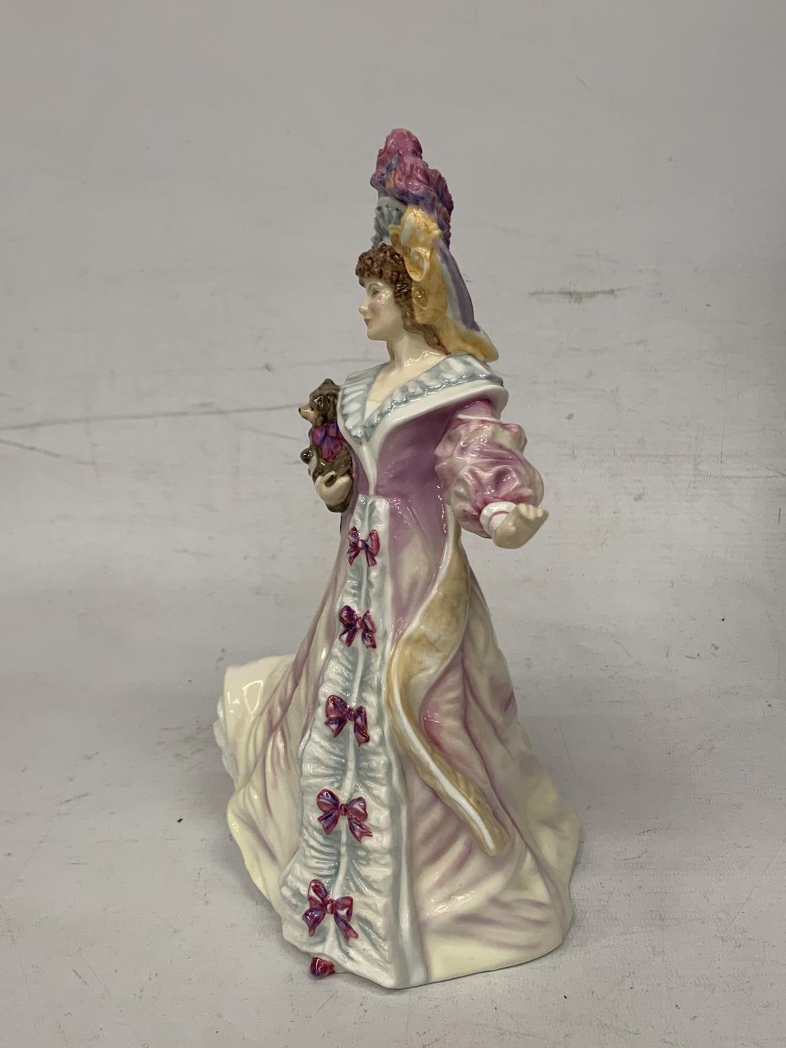 A ROYAL DOULTON FIGURE "LADY DOULTON 1995 - LILY" HN 3626 - Image 3 of 4