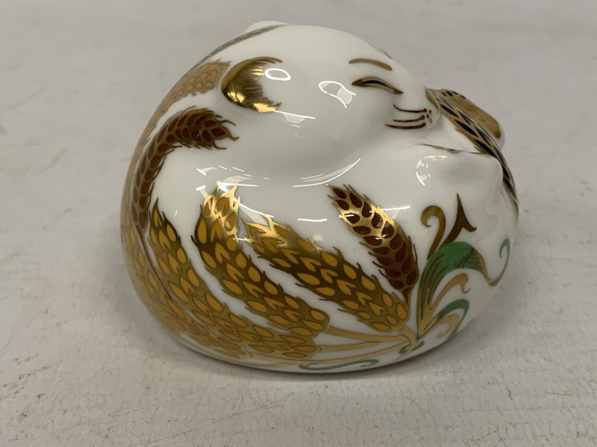 A ROYAL CROWN DERBY DORMOUSE WITH GOLD STOPPER - Image 2 of 4