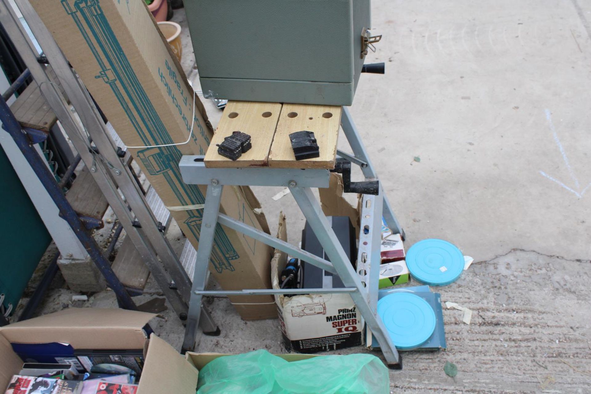 AN ASSORTMENT OF ITEMS TO INCLUDE TWO STEP LADDERS, A FOLDING WORK MATE AND A PROJECTOR ETC - Image 4 of 4