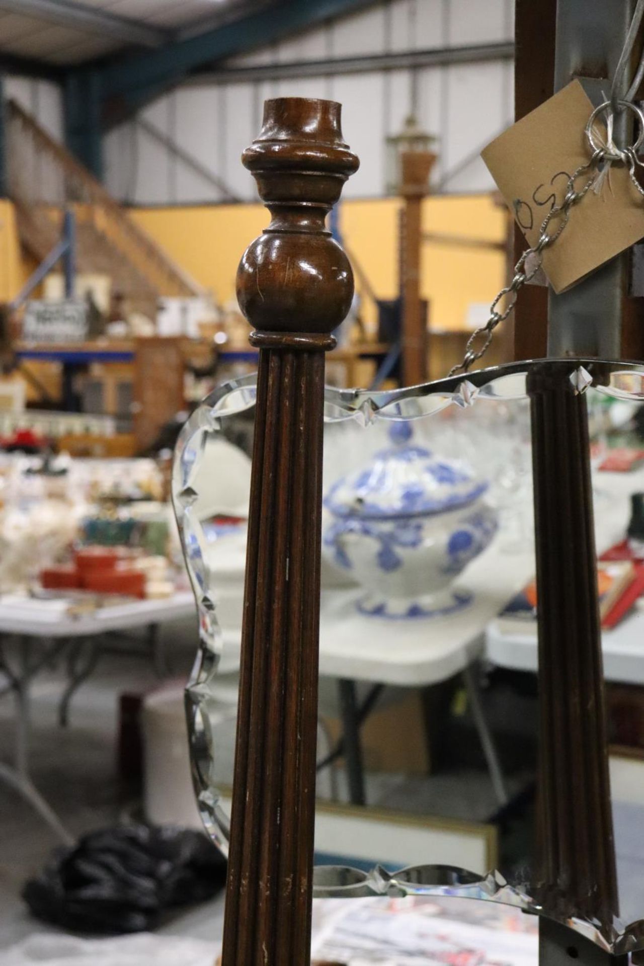 A 1930'S HARDWOOD, STANDARD LAMP STAND - Image 3 of 4