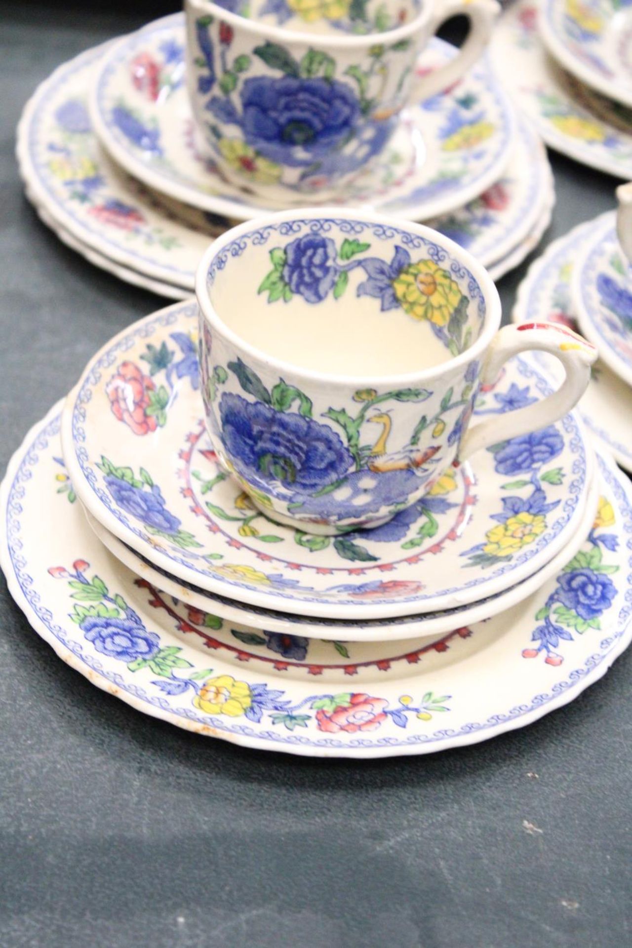 A QUANTITY OF MASONS "REGENCY" WARE TO INCLUDE A TEAPOT, CUPS, SAUCERS, PLATES ETC - Image 2 of 5