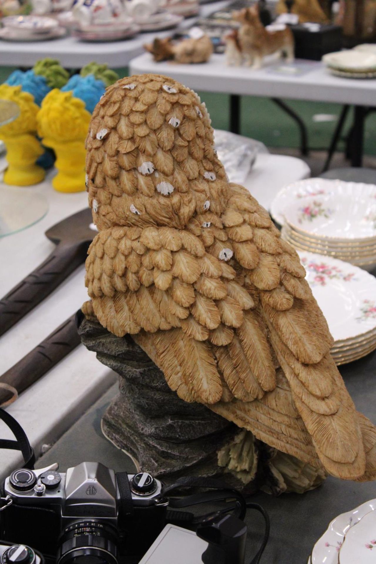 A LARGE MODEL OF A BARN OWL, HEIGHT 38CM - Image 5 of 5