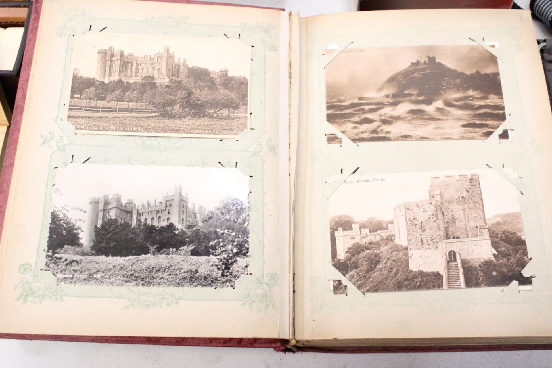 TWO POSTCARD ALBUMS INCLUDING YORK, WARWICK CASTLE ETC - Image 2 of 6
