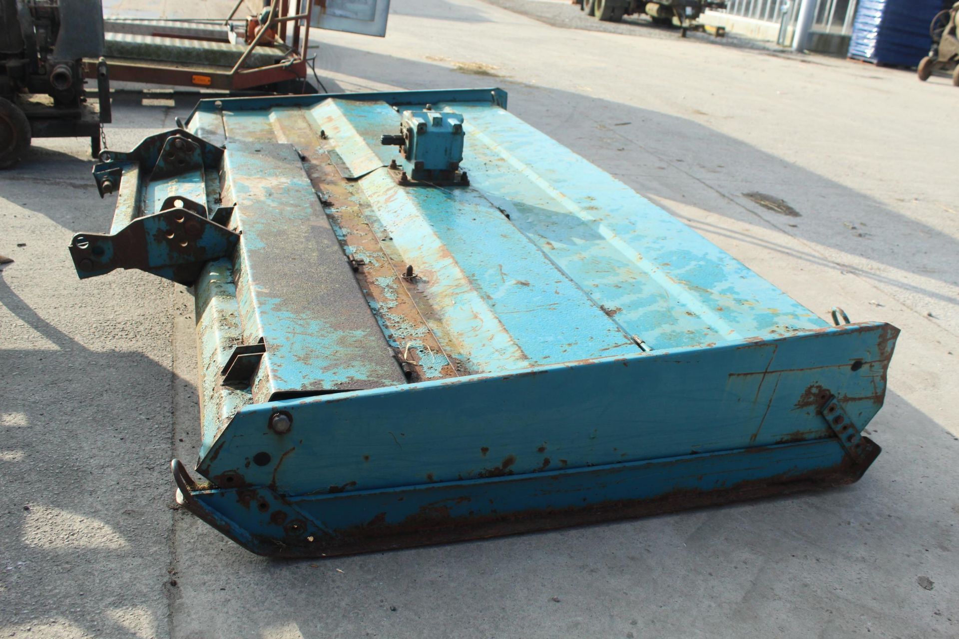 KIDD GRASS TOPPER 9.2' GOOD BLADES & GEARBOX IN GOOD CONDITION NO VAT - Image 3 of 3
