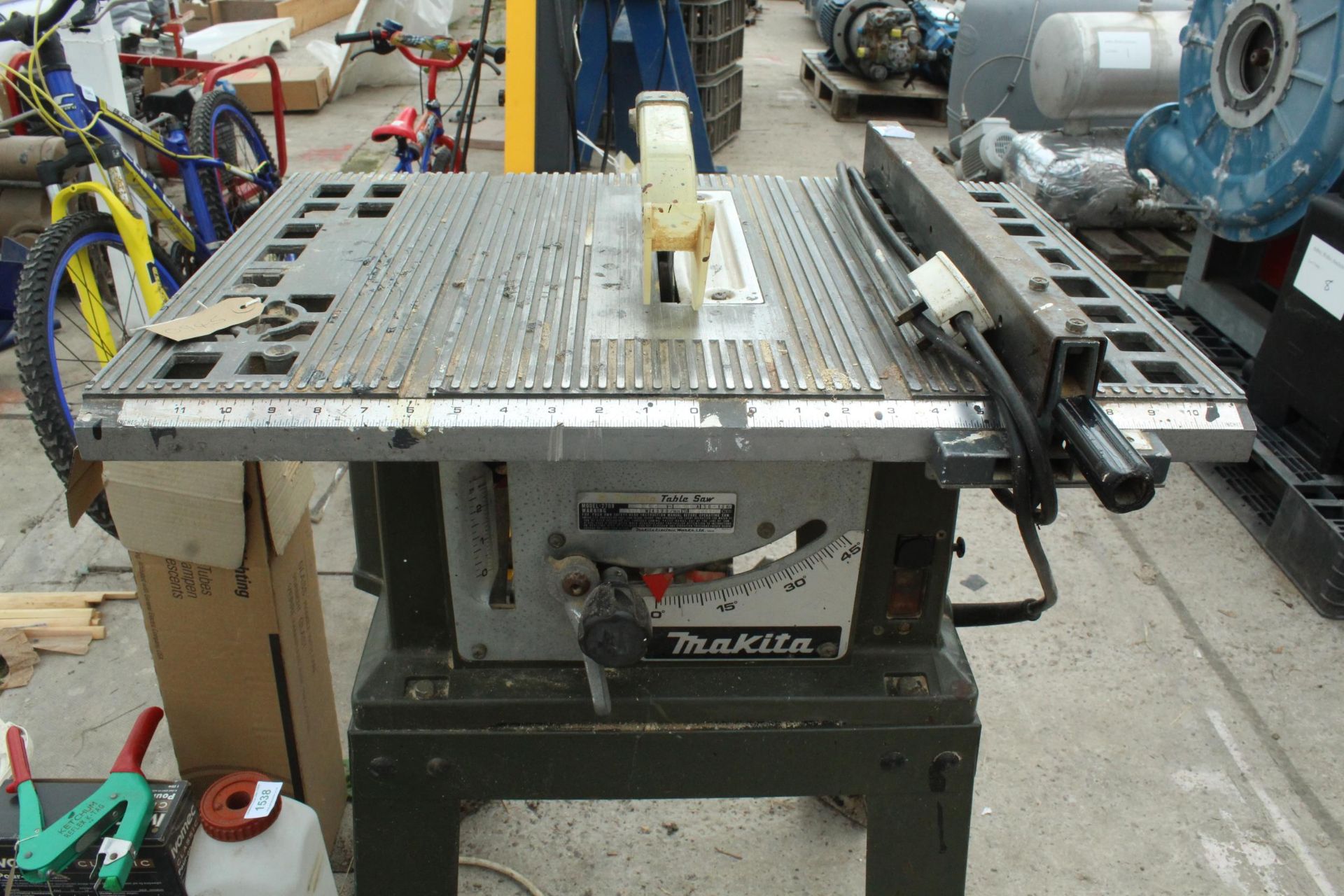 MAKITA TABLE SAW GWO NO VAT - Image 2 of 2