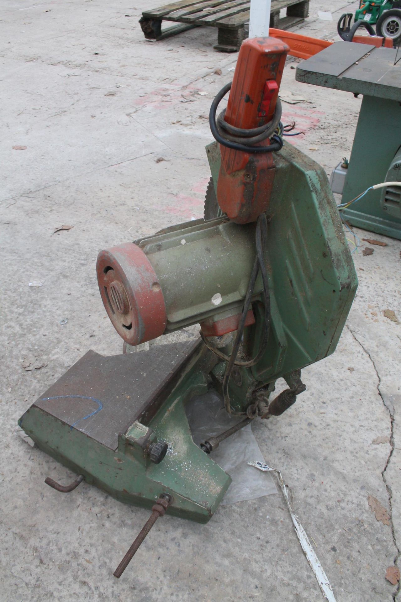 CROSS CUT SAW 3 PHASE NO VAT - Image 3 of 4