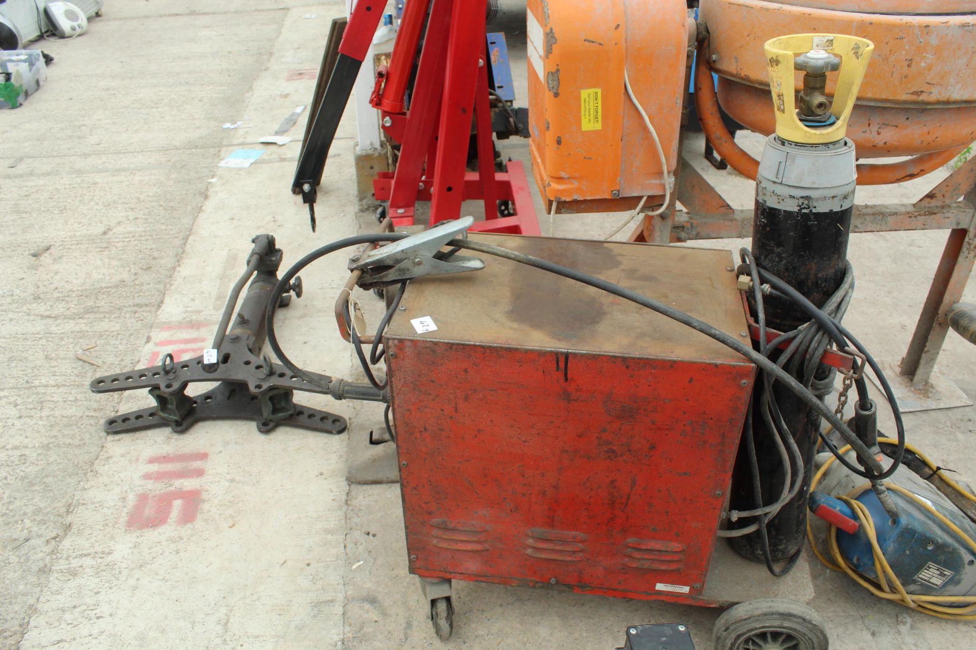 MIG WELDER IN WORKING ORDER + VAT - Image 2 of 3