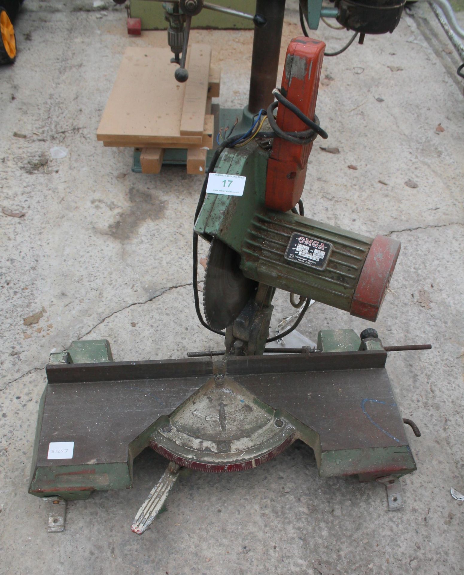 CROSS CUT SAW 3 PHASE NO VAT - Image 2 of 4