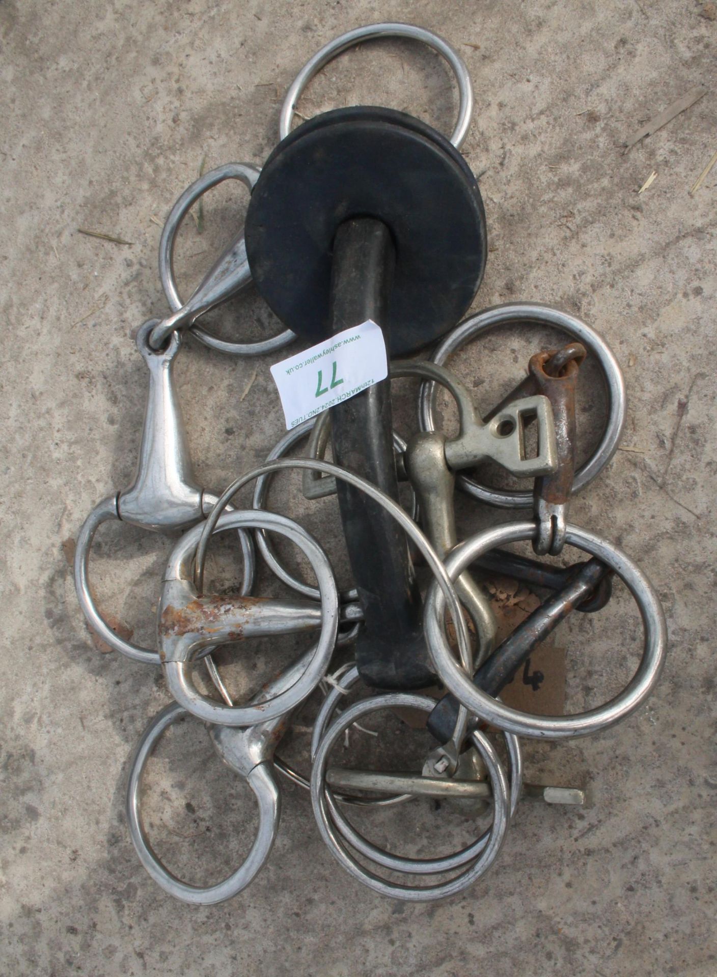 6 MIXED HORSE BITS NO VAT - Image 2 of 2