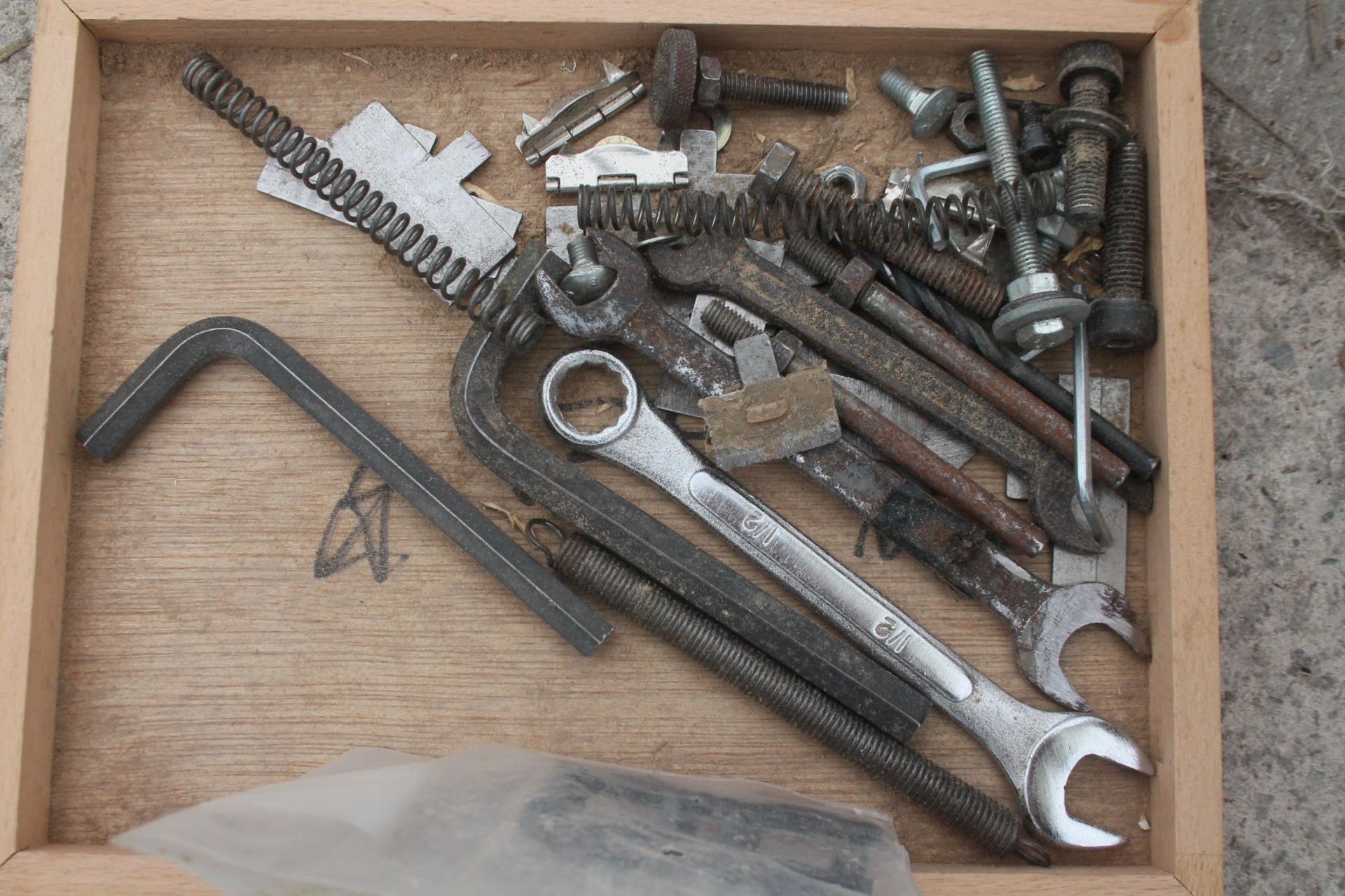 SELECTION OF WOODEN BOXES WITH ALLEN KEYS ETC. + VAT - Image 3 of 3