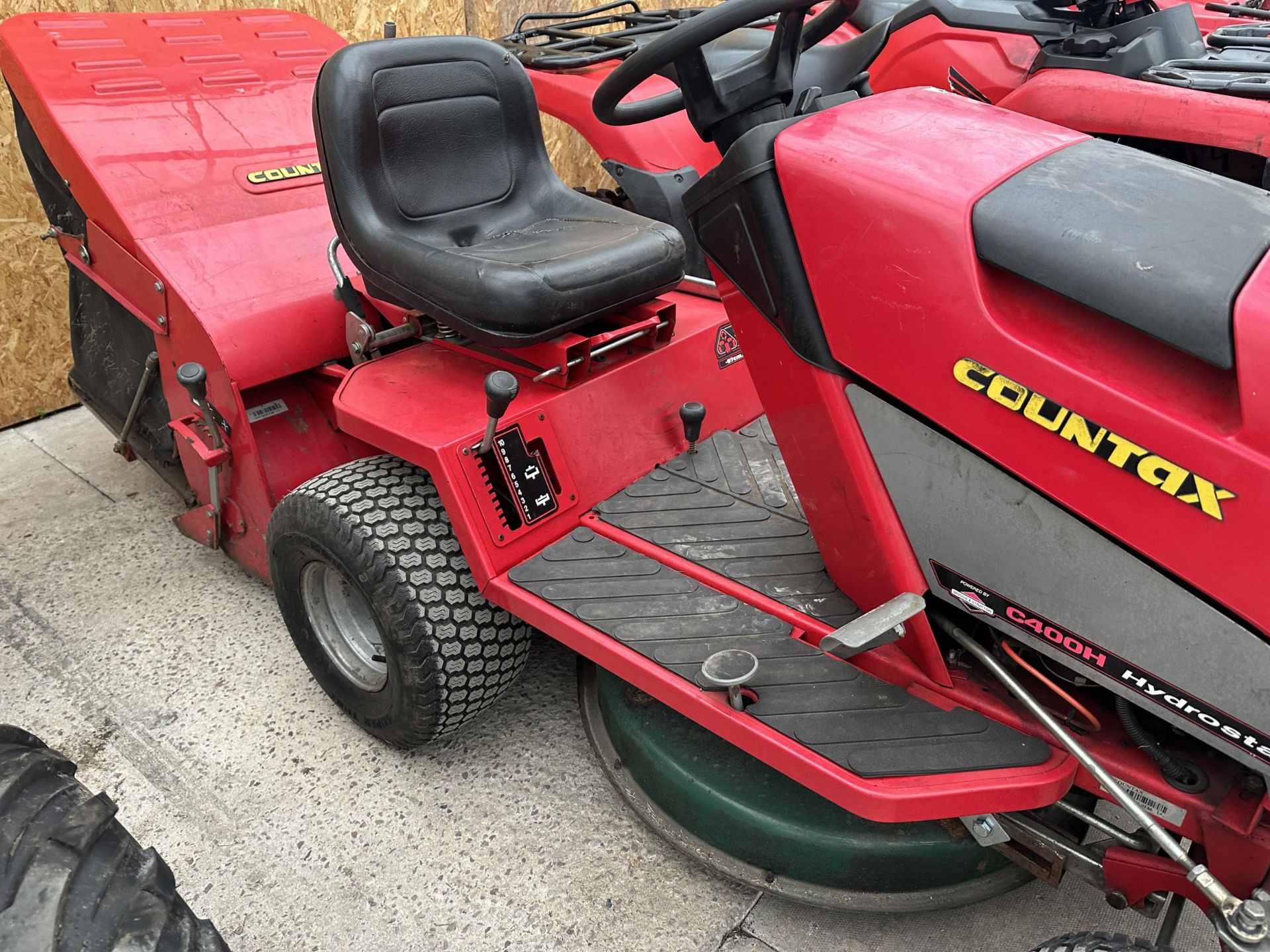 COUNTAX C400H RIDE ON MOWER NO VAT - Bild 4 aus 7