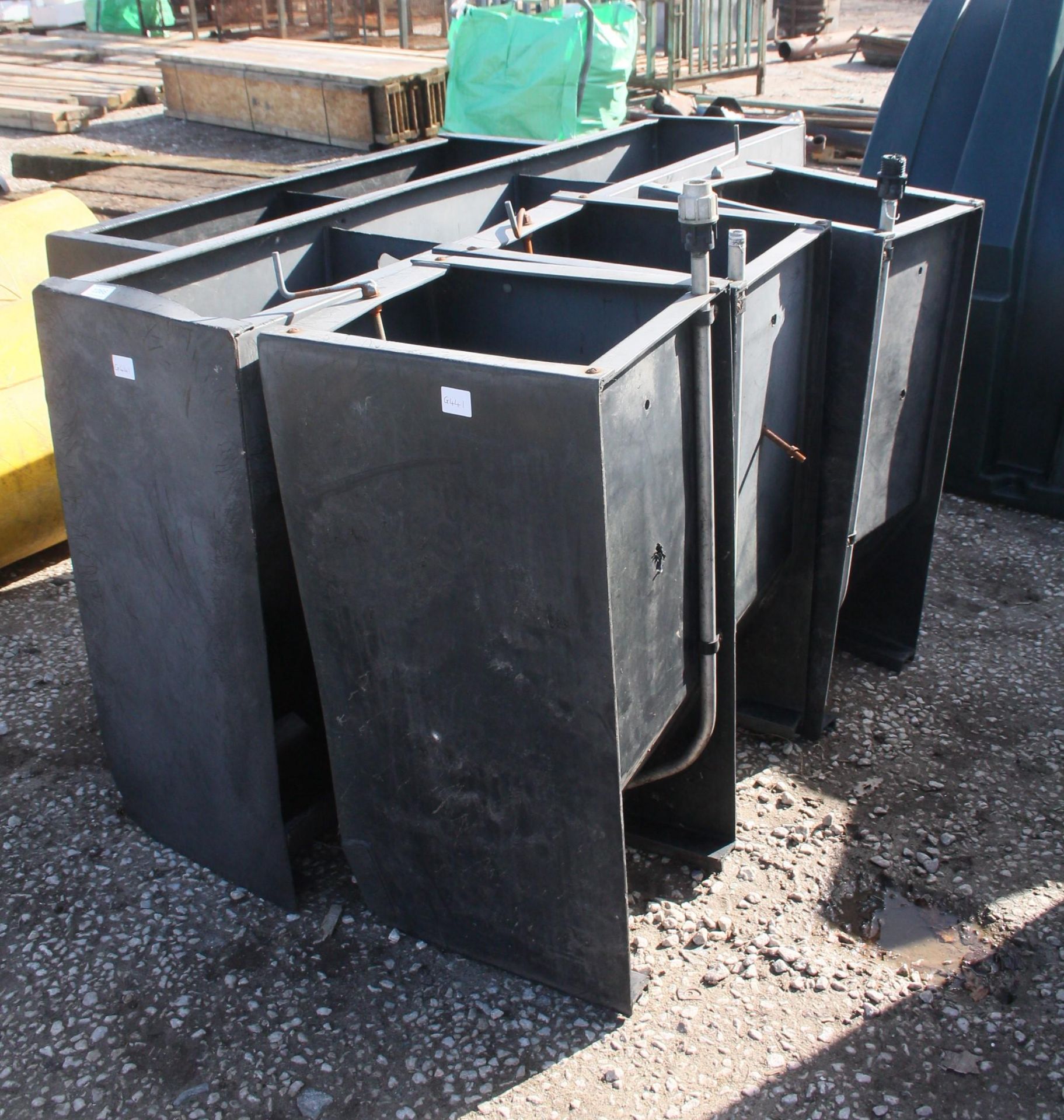 BLACK PLASTIC 7 SPACE FEEDER , 3 PLASTIC SINGLE SPACE FEEDER/DRINKERS AND BLACK PLASTIC 4 SPACE