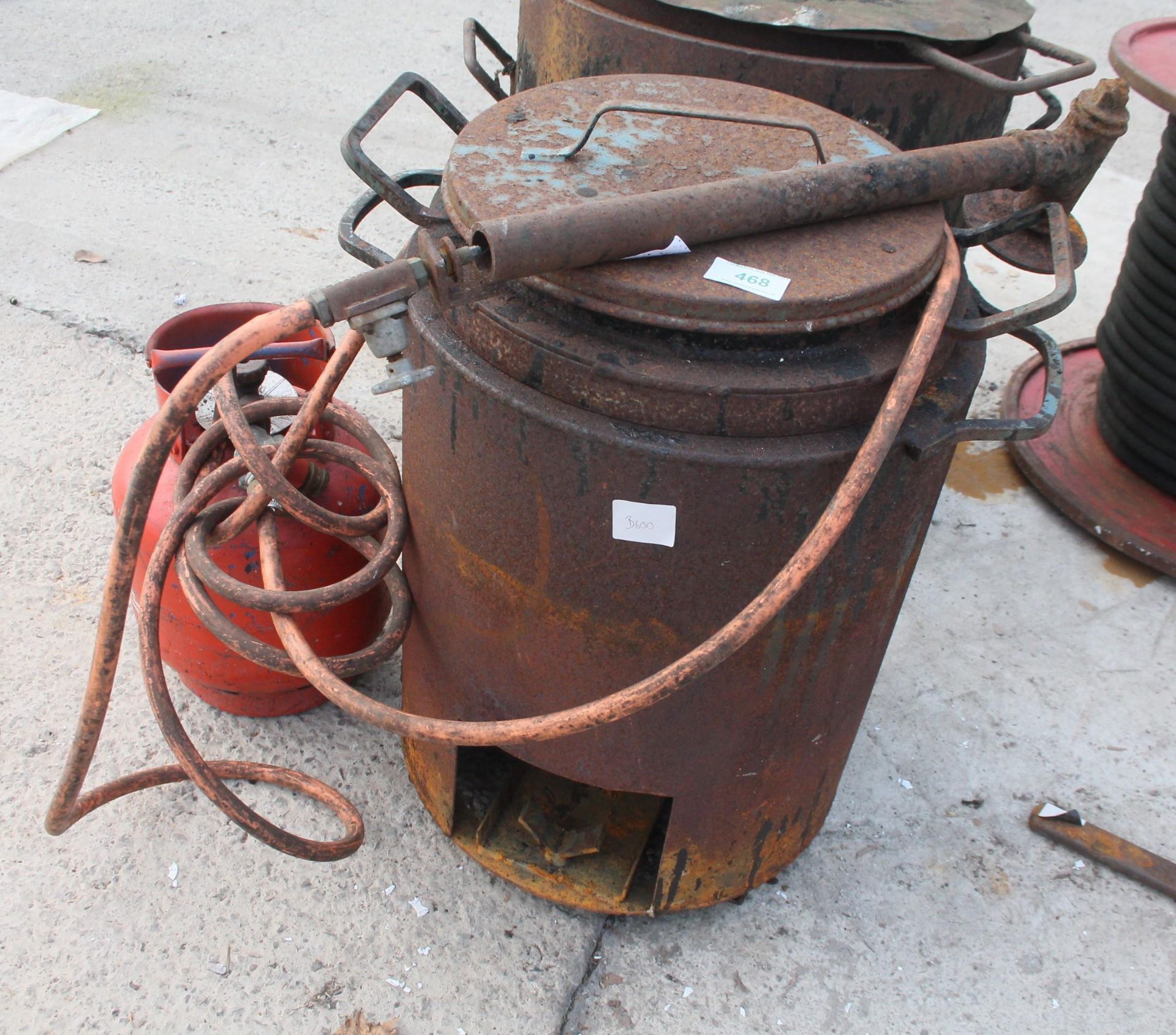 TAR/BITUMEN BOILER POT IN WORKING ORDER NO VAT