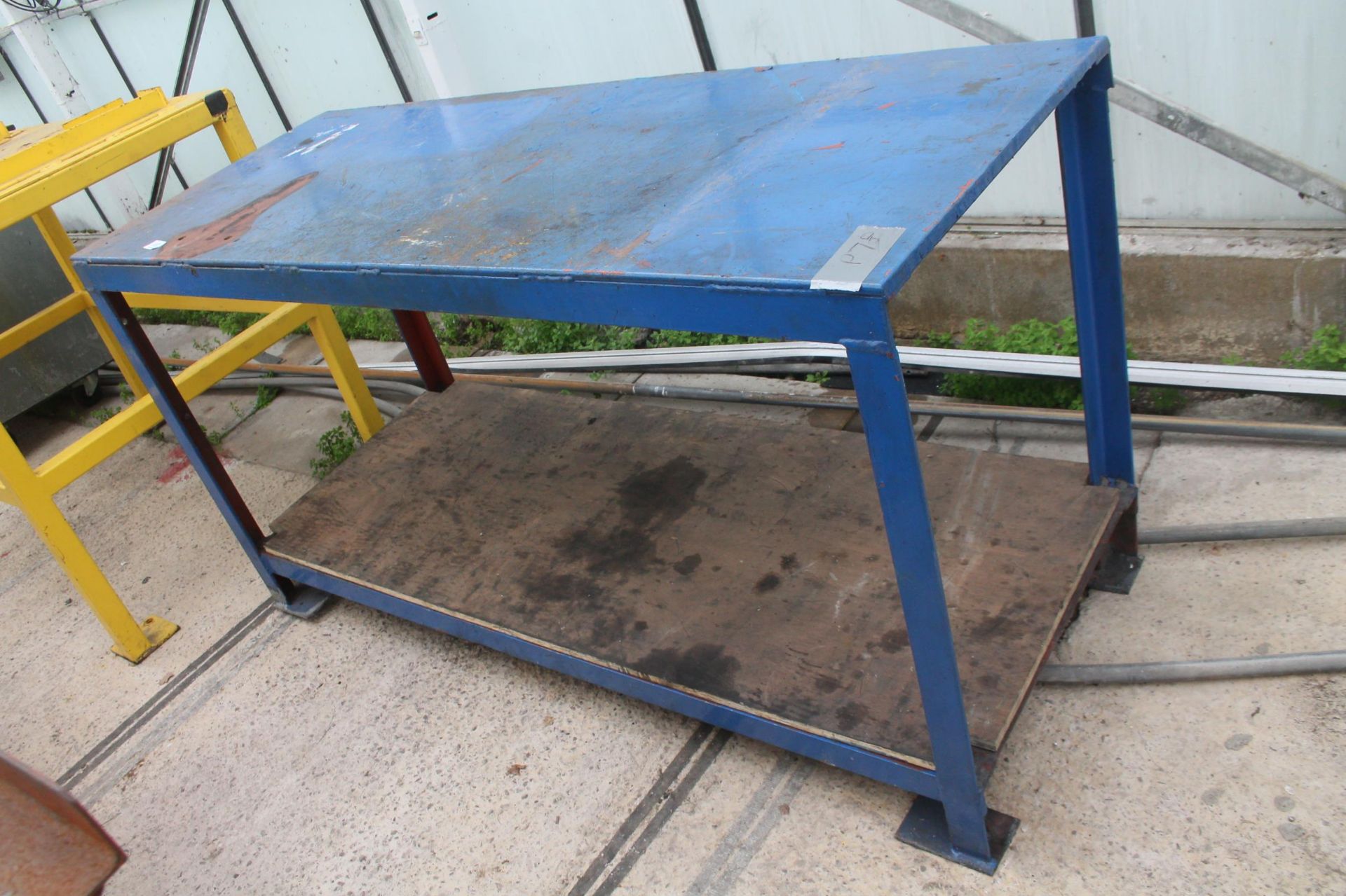 METAL WORK BENCH HEAVY DUTY 61" X 24" X 33" HIGH + VAT