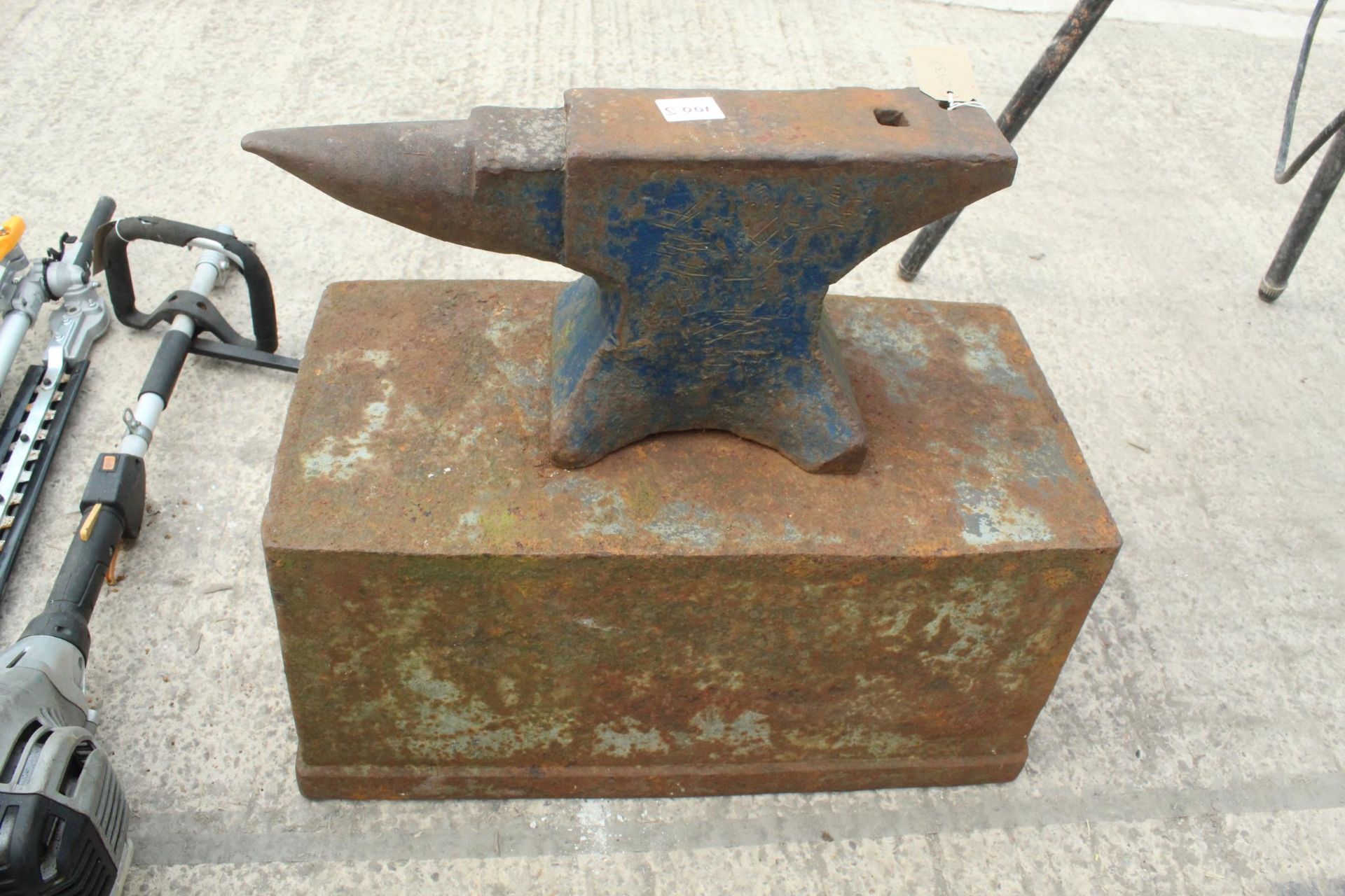 ANVIL WITH CAST IRON STAND NO VAT - Image 2 of 2