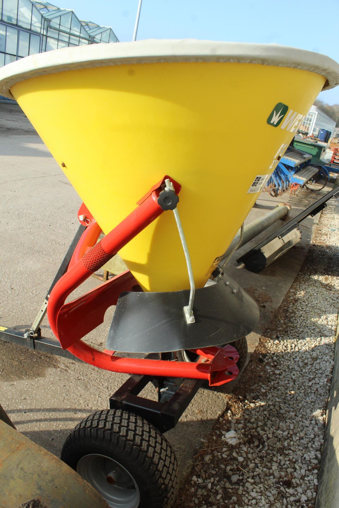 NEW WESSEX ATV FERTILISER/SALT SPREADER + VAT - Bild 2 aus 4