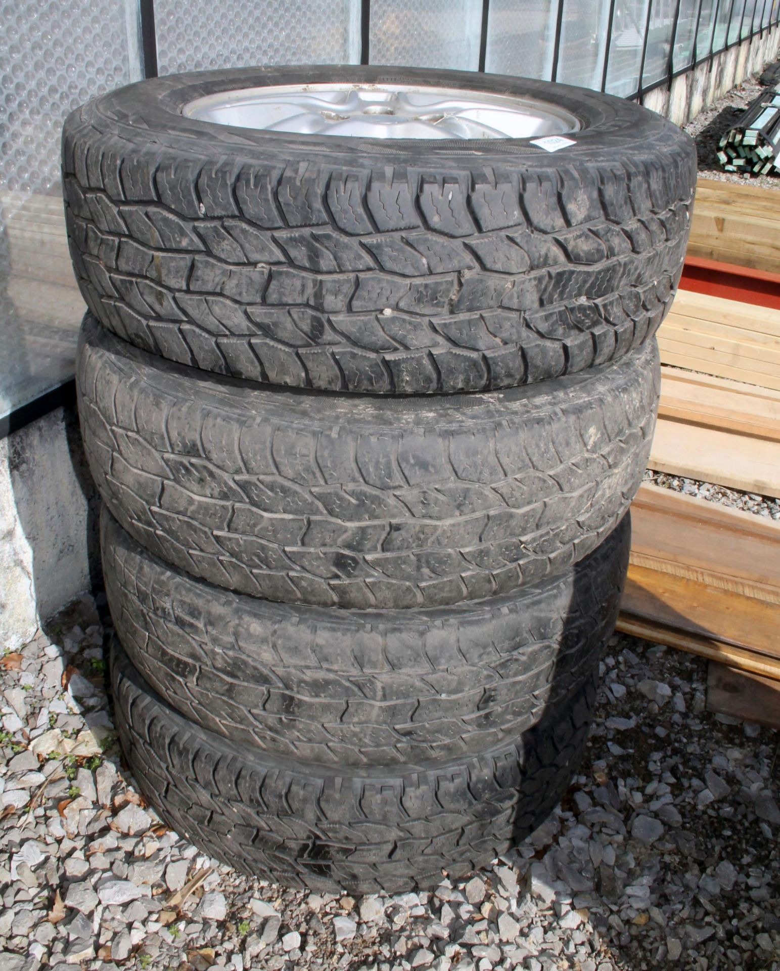 4 LAND ROVER WHEELS AND TYRES 235/70-R17 NO VAT