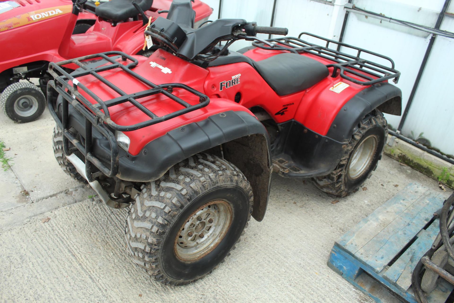 HONDA FOREMAN 400 QUAD , RUNS AND DRIVES, WORKING LIGHTS, GOOD TYRES, STARTS ON KEY. KEY IN OFFICE +