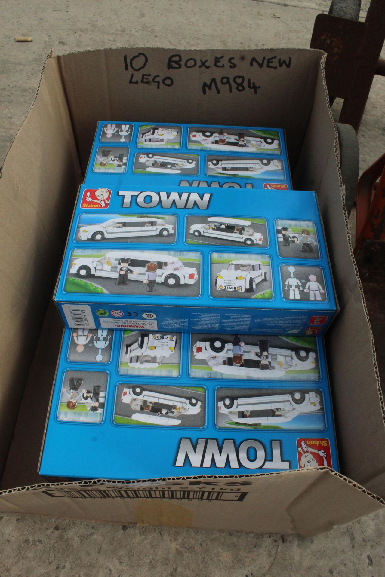 10 BOXES OF NEW TOWN AND 2 CHAINS NO VAT