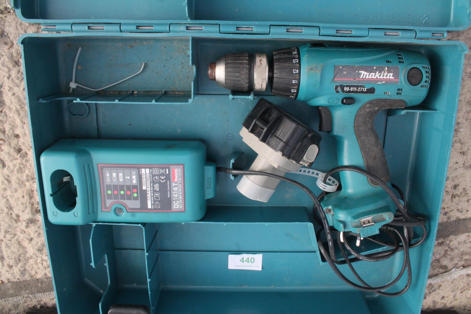 3 MAKITA BATTERY DRILLS + VAT - Bild 2 aus 4