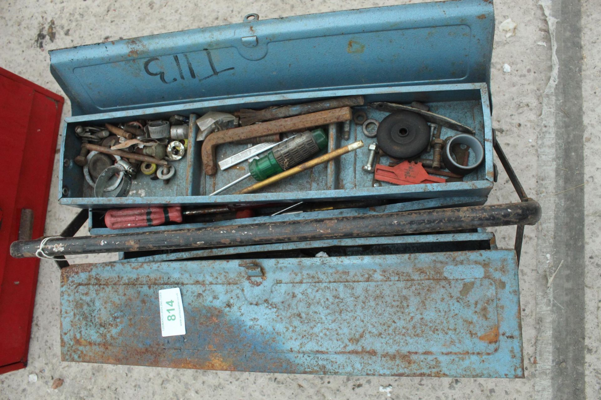 BLUE CANTILEVER TOOL BOX NO VAT