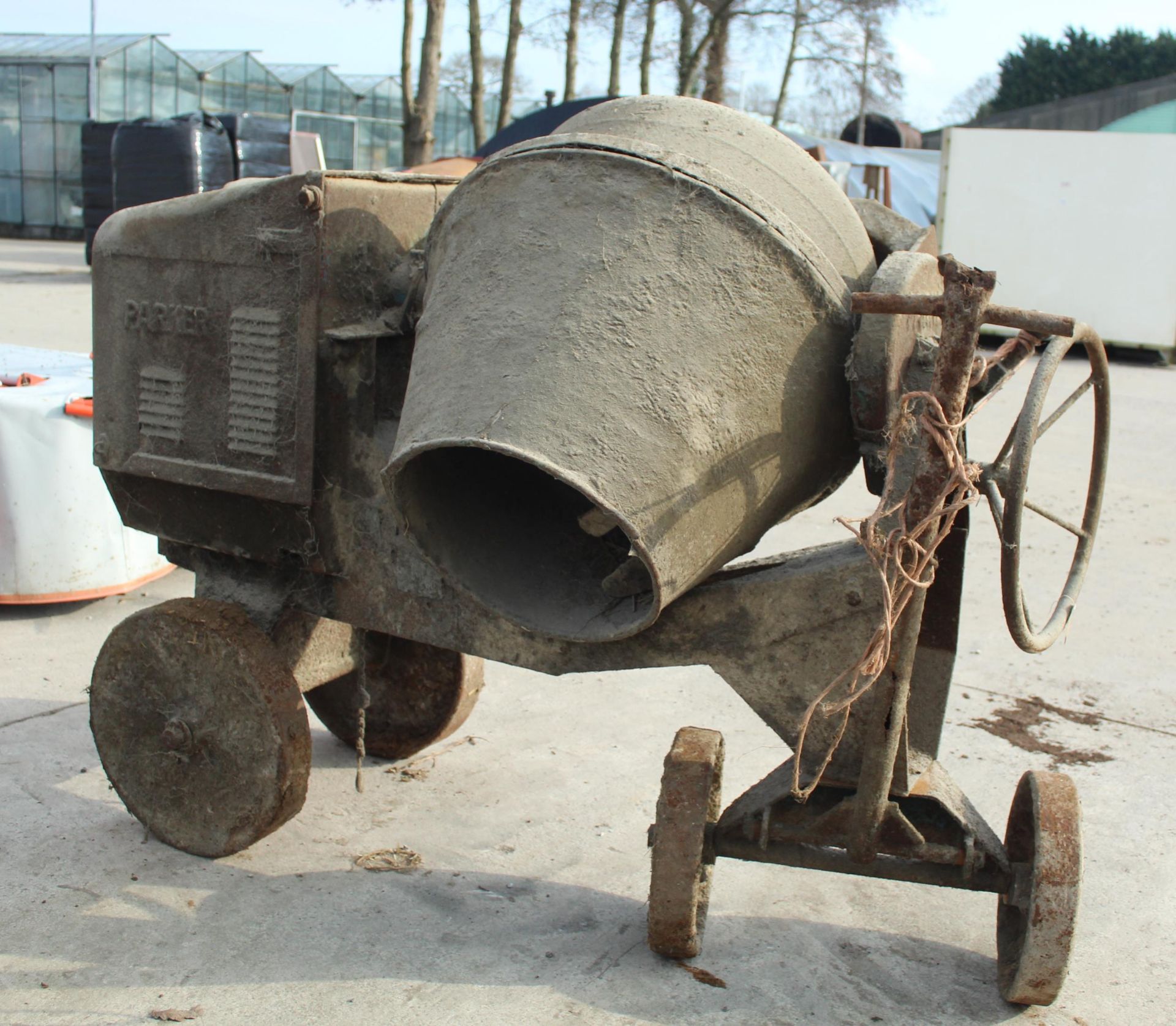 PARKER CEMENT MIXER - PLUS VAT - Bild 2 aus 3