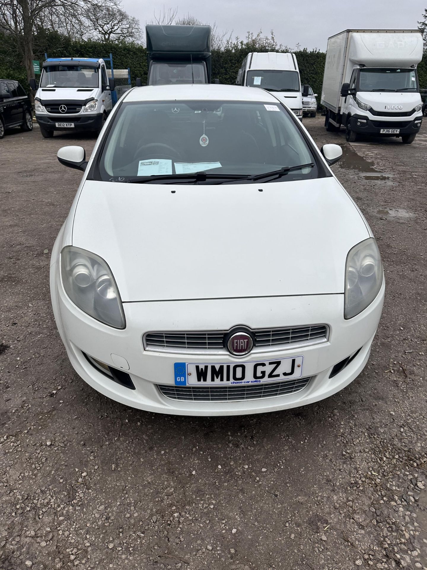 FIAT BRAVO ACTIVE 1400CC REG: WM10 GZJ 5 DOOR HATCHBACK WHITE FIRST REG; 2010 MOT JUNE 2024 APPROX - Image 3 of 9