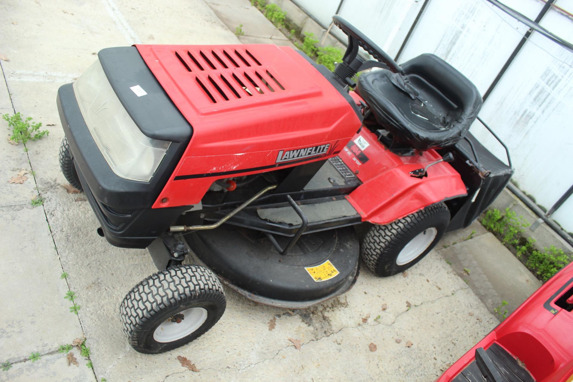 LAWN FLITE RIDE ON MOWER IN VERY GOOD WORKING ORDER NO VAT