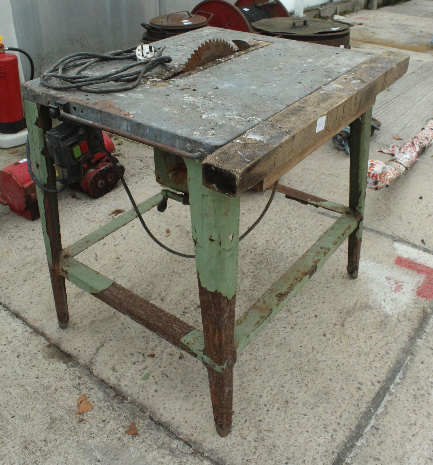 TABLE SAW 240V IN WORKING ORDER NO VAT - Image 2 of 4