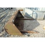 DAVID BROWN FRONT LOADER BUCKET/FORKS 4'10" WIDE NO VAT