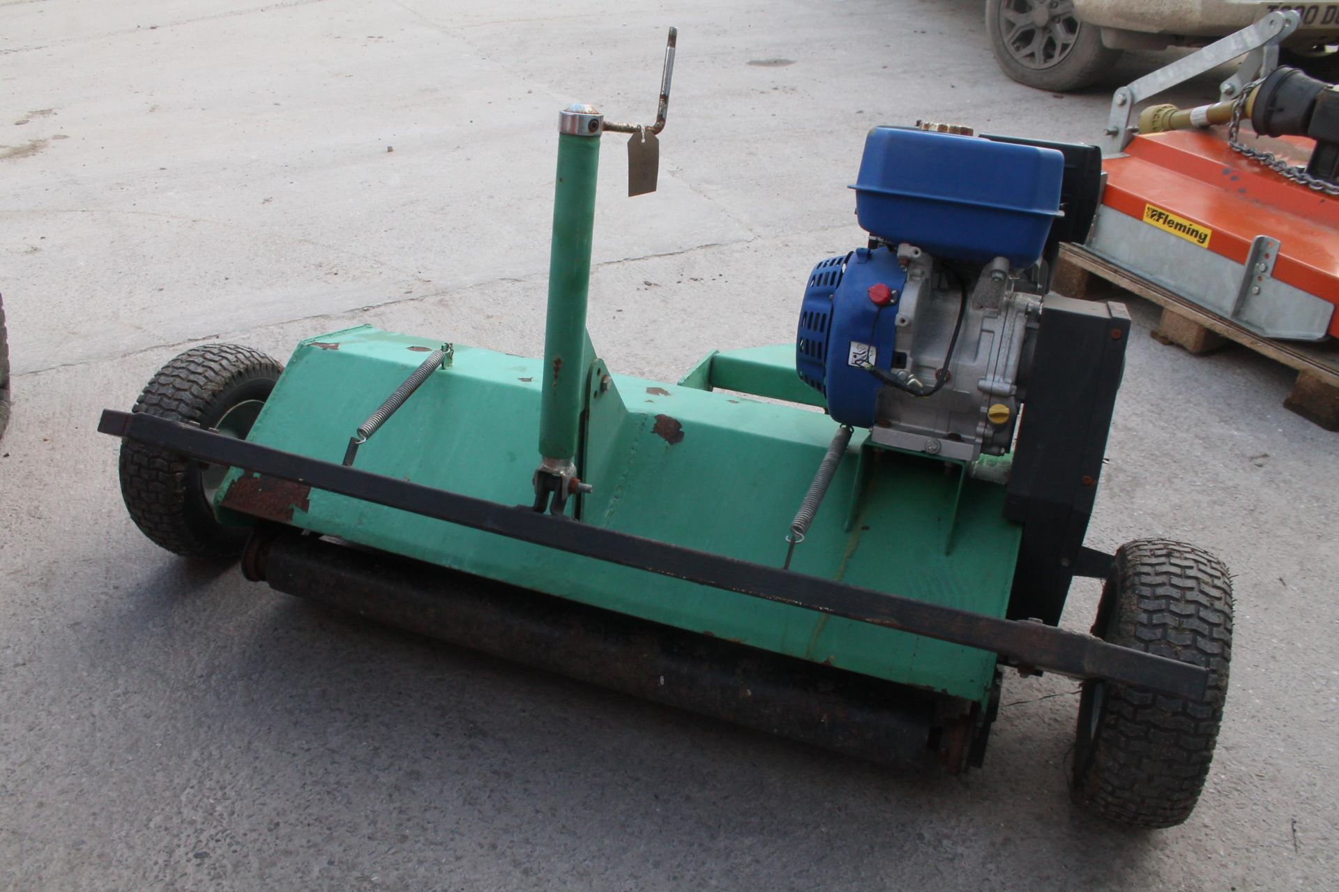 AVT PETROL FLAIL MOWER IN GOOD WORKING ORDER NO VAT - Bild 2 aus 3