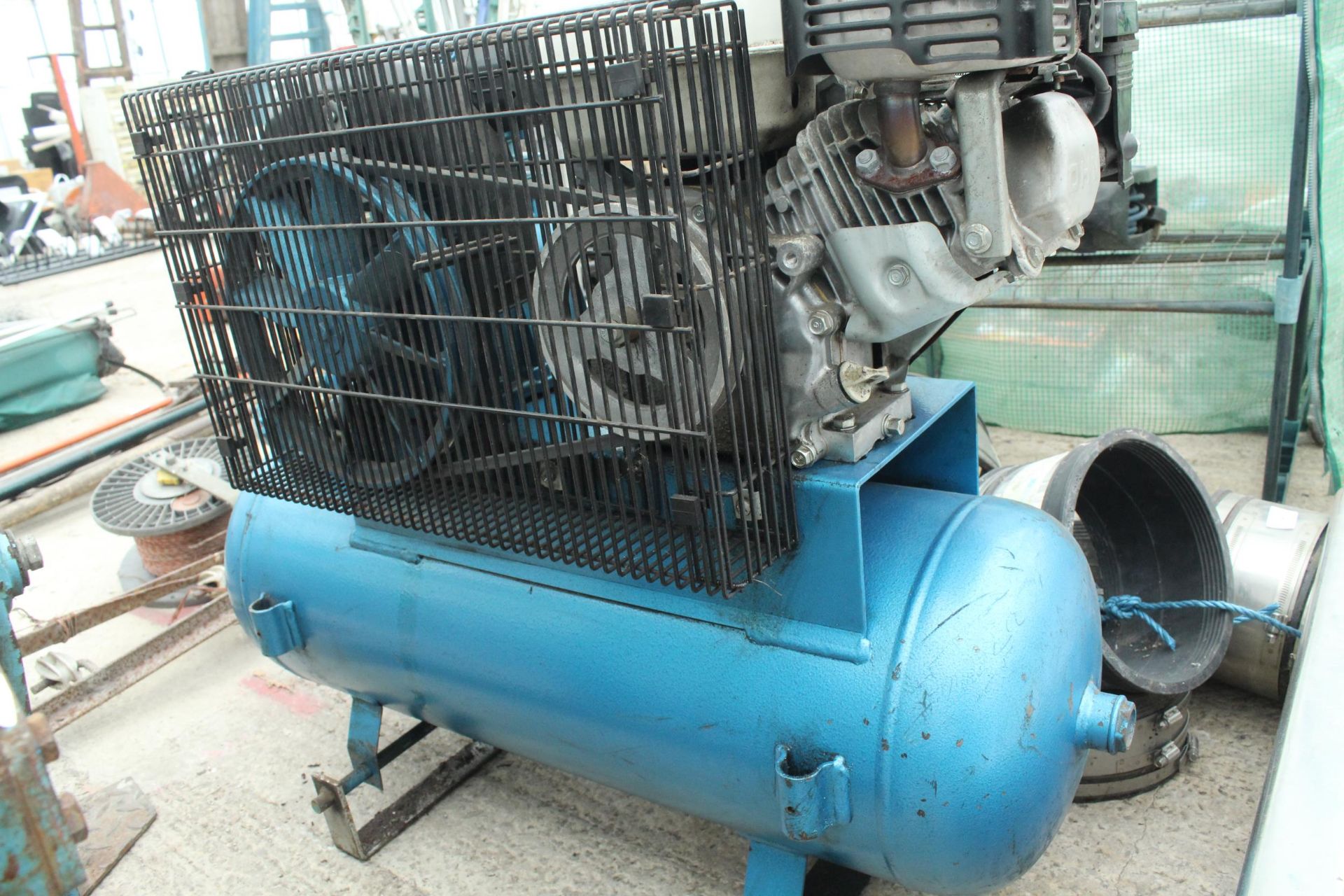 CLARKE PETROL AIR COMPRESSOR NO VAT - Image 3 of 3