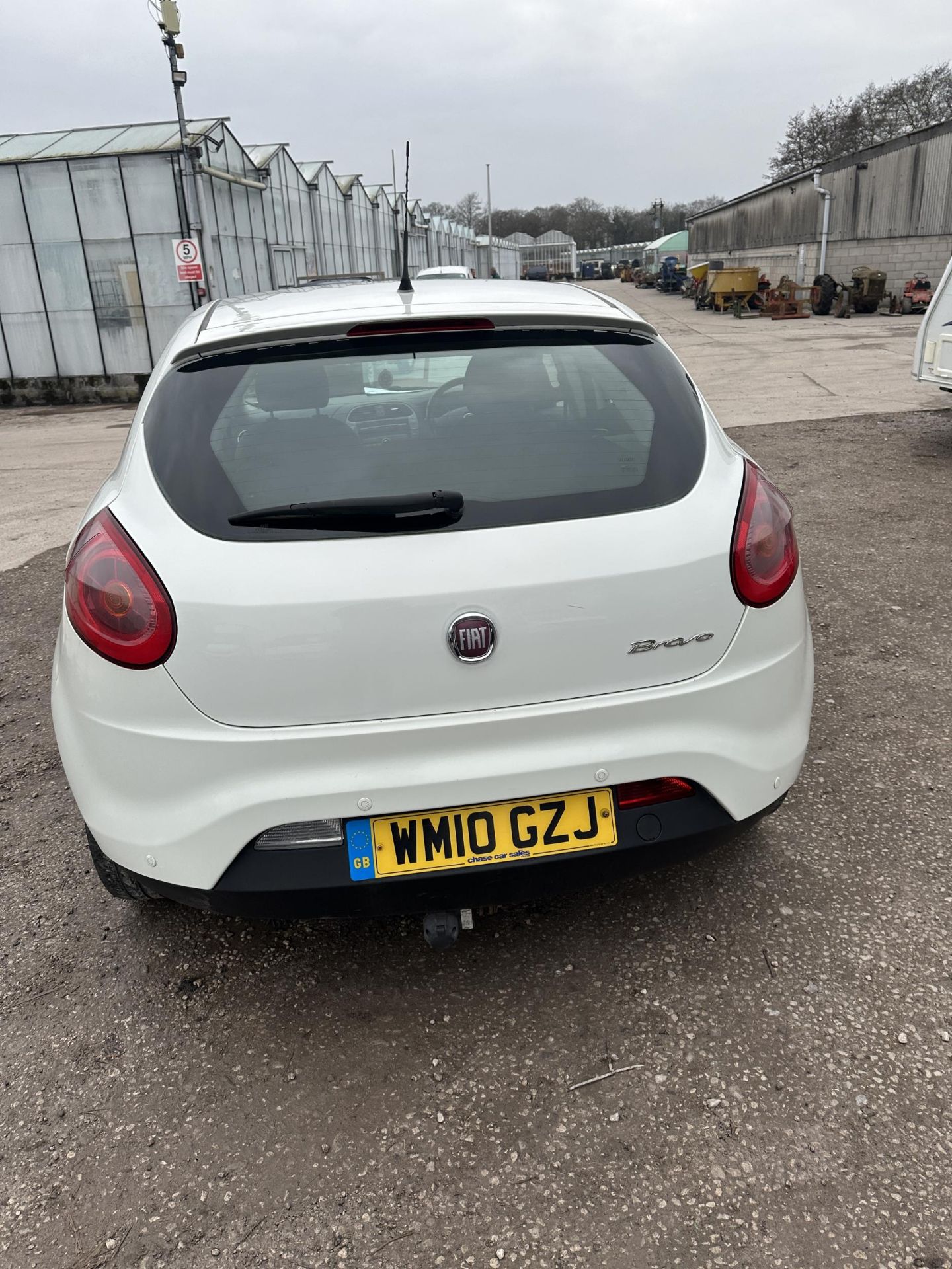 FIAT BRAVO ACTIVE 1400CC REG: WM10 GZJ 5 DOOR HATCHBACK WHITE FIRST REG; 2010 MOT JUNE 2024 APPROX - Image 4 of 9