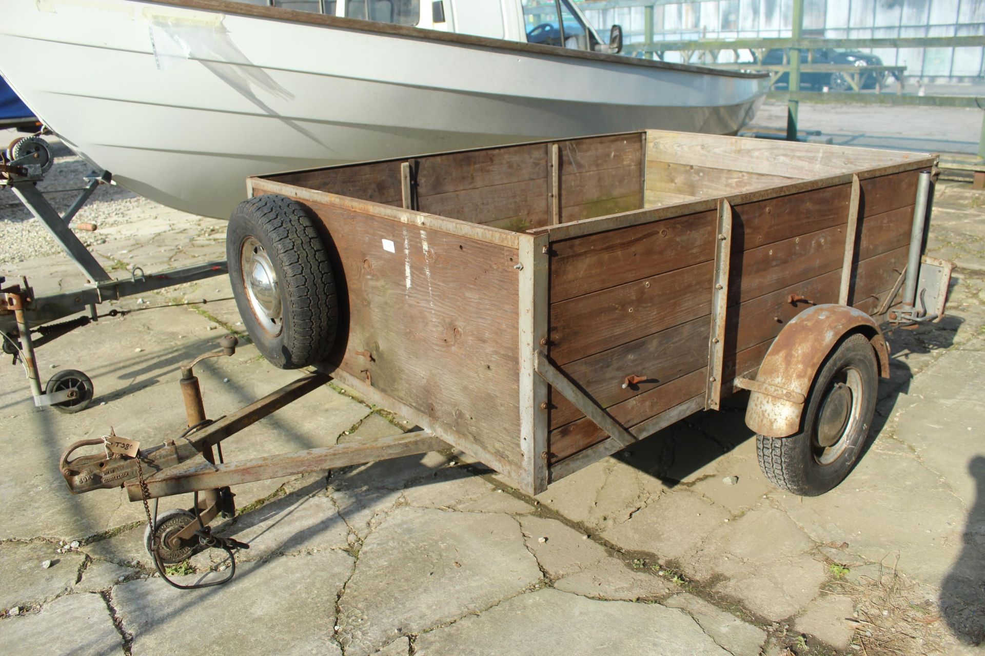 A SINGLE AXEL CAR TRAILER NO VAT - Image 3 of 3