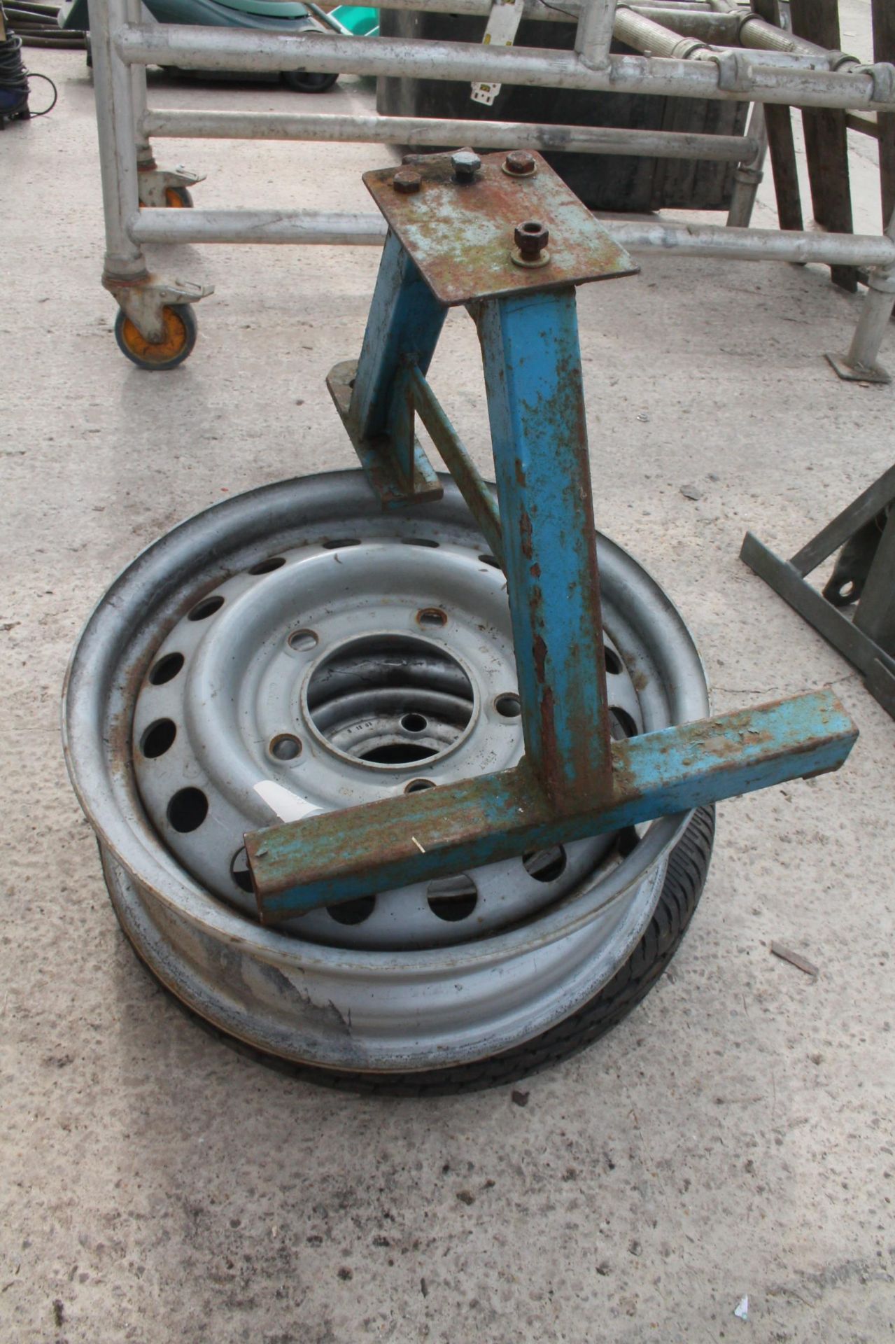 12" IFOR WILLIAMS TRAILER WHEEL, JOCKEY WHEEL SPARE HANDLE, IFOR WILLIAMS WHEEL, WHEEL BARROW - Image 2 of 2