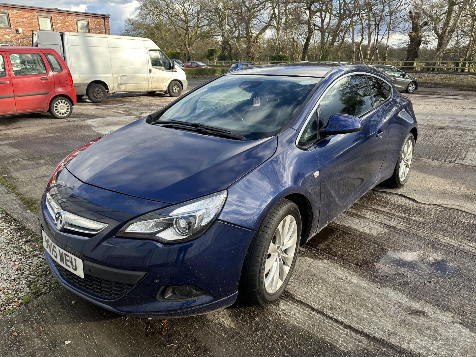 A BLUE VAUXHALL ASTRA GTC SRI CTDI COUPE AUTOMATIC, REGISTRATION NO. NV15WEU, SIX GEAR 1956CC DIESEL