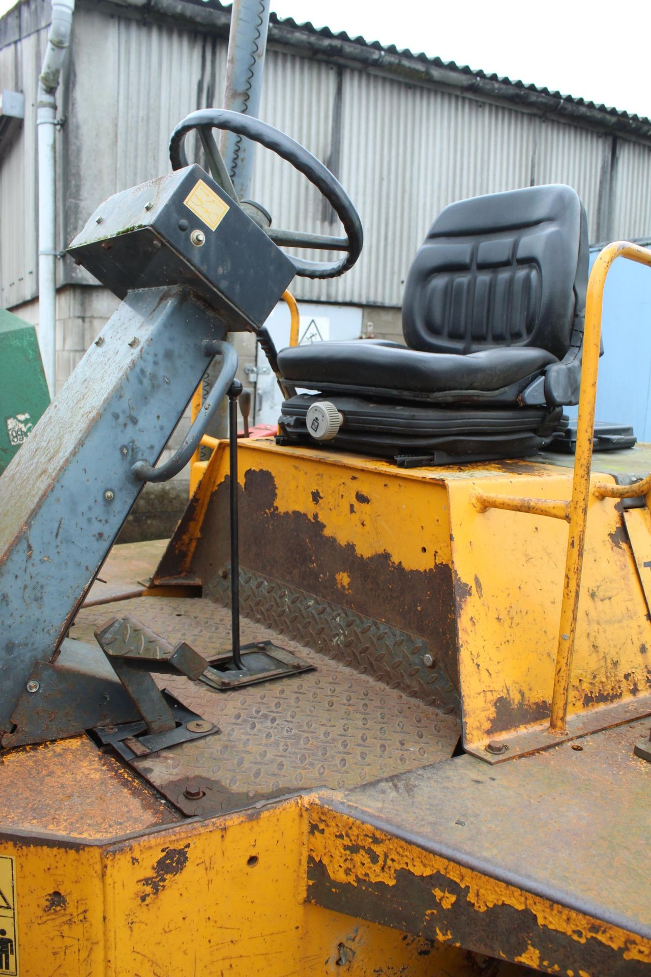 BENFORD TEREX 3 TONNE SWIVEL DUMPER STARTS RUNS WELL EVERYTHING OPERATES CORRECTLY RECENT NEW CLUTCH - Bild 4 aus 6