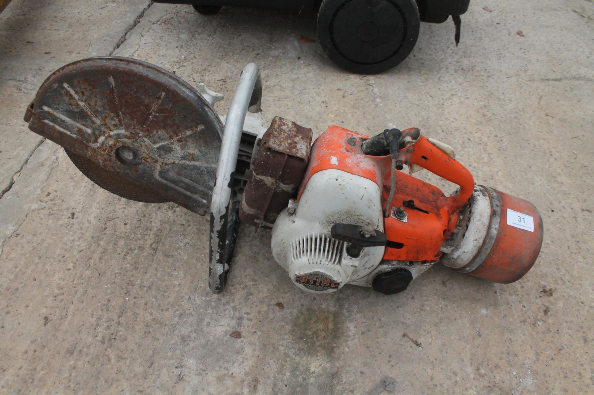 A PETROL STIHL STONE CUTTER NO VAT - Image 2 of 2