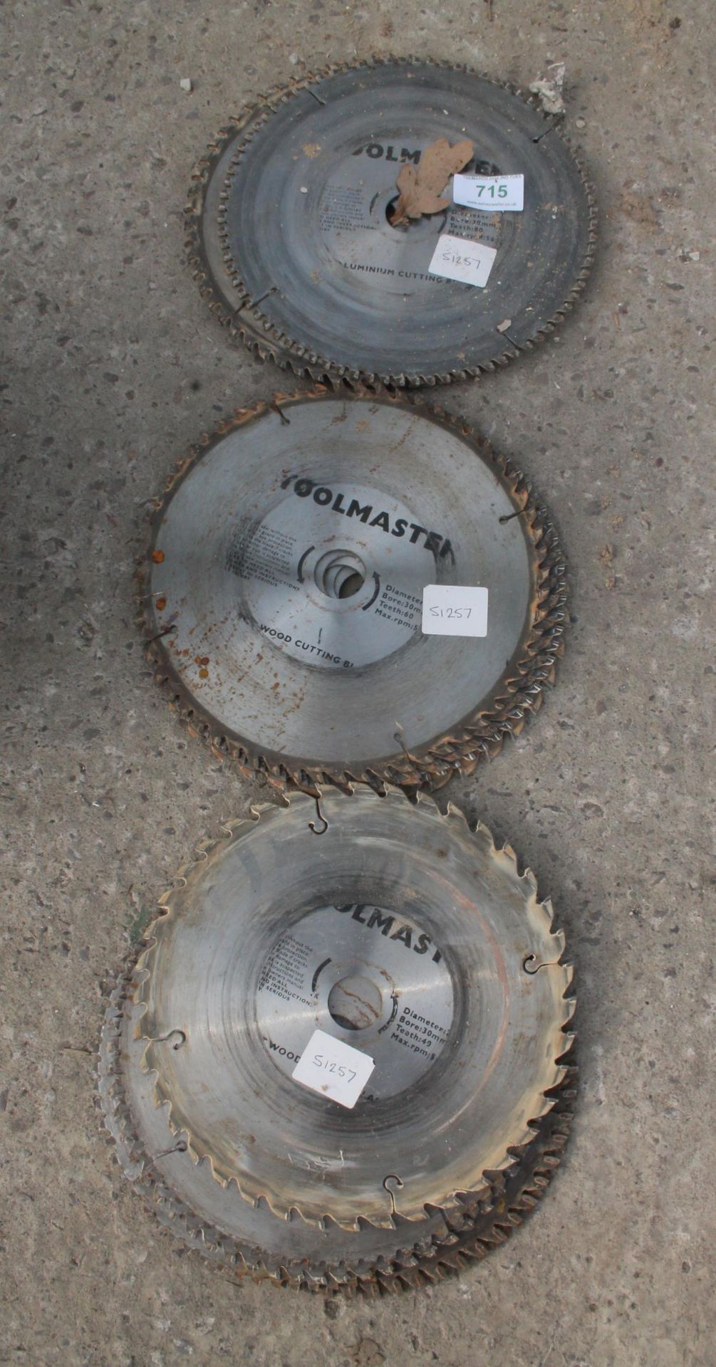 SELECTION OF SAW BLADES NO VAT