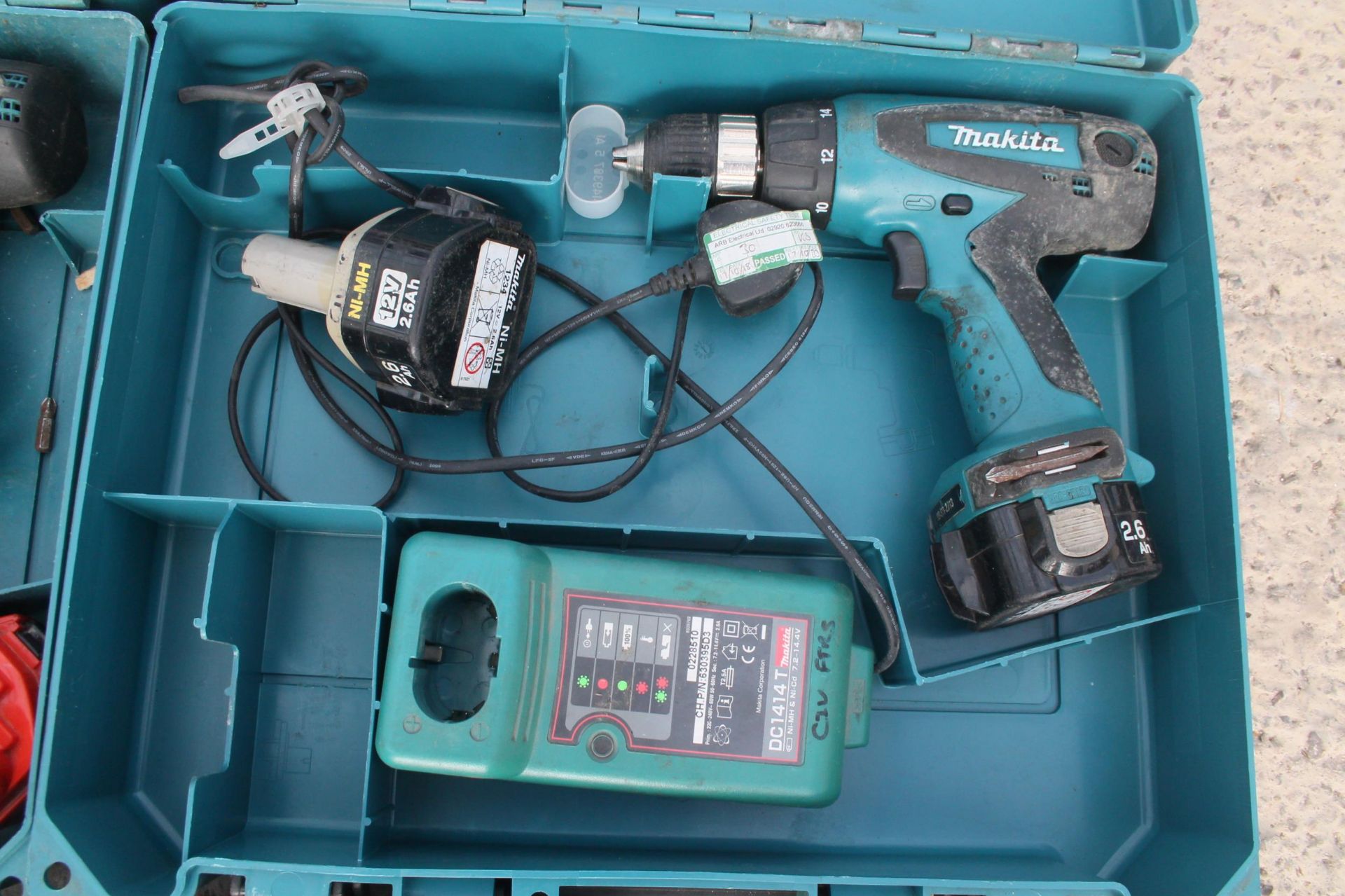 3 MAKITA BATTERY DRILLS + VAT - Image 4 of 4