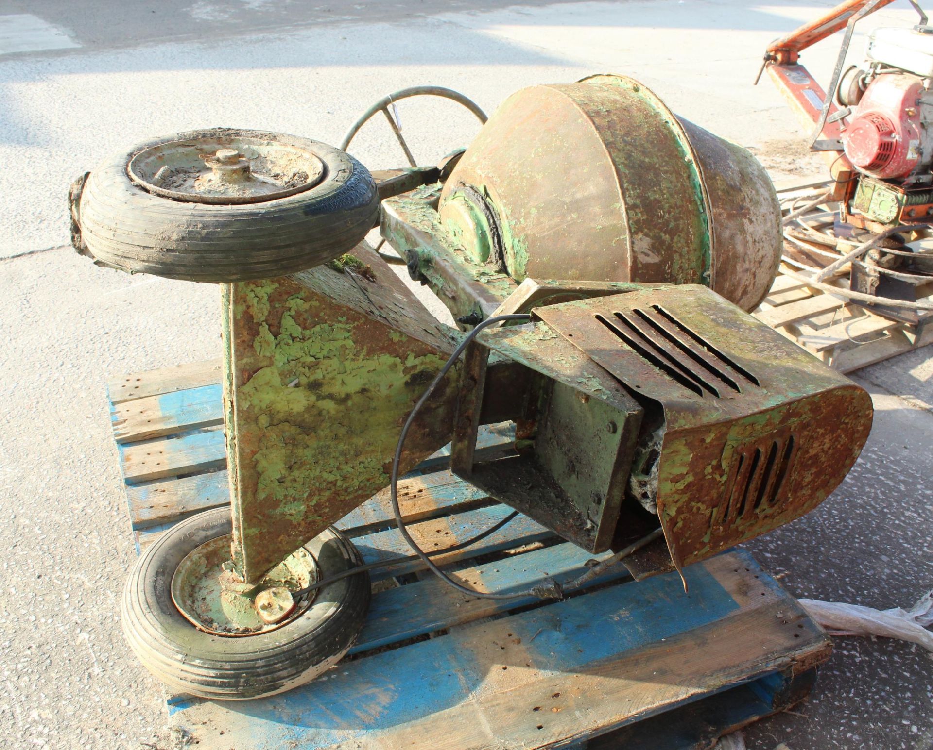 BENFORD CEMENT MIXER + VAT - Image 2 of 3