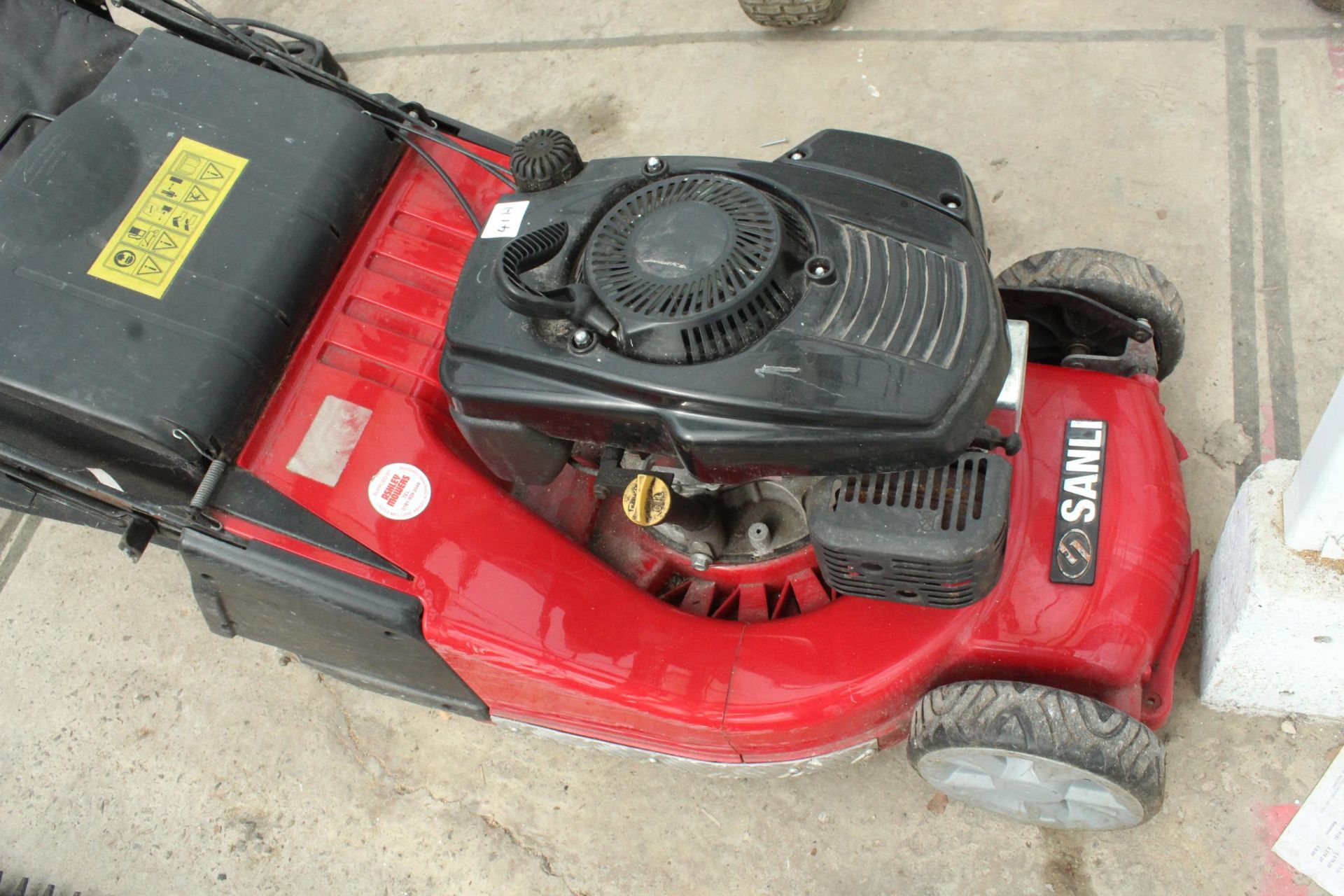 SANLI LAWN MOWER WORKING. NO VAT - Image 2 of 2