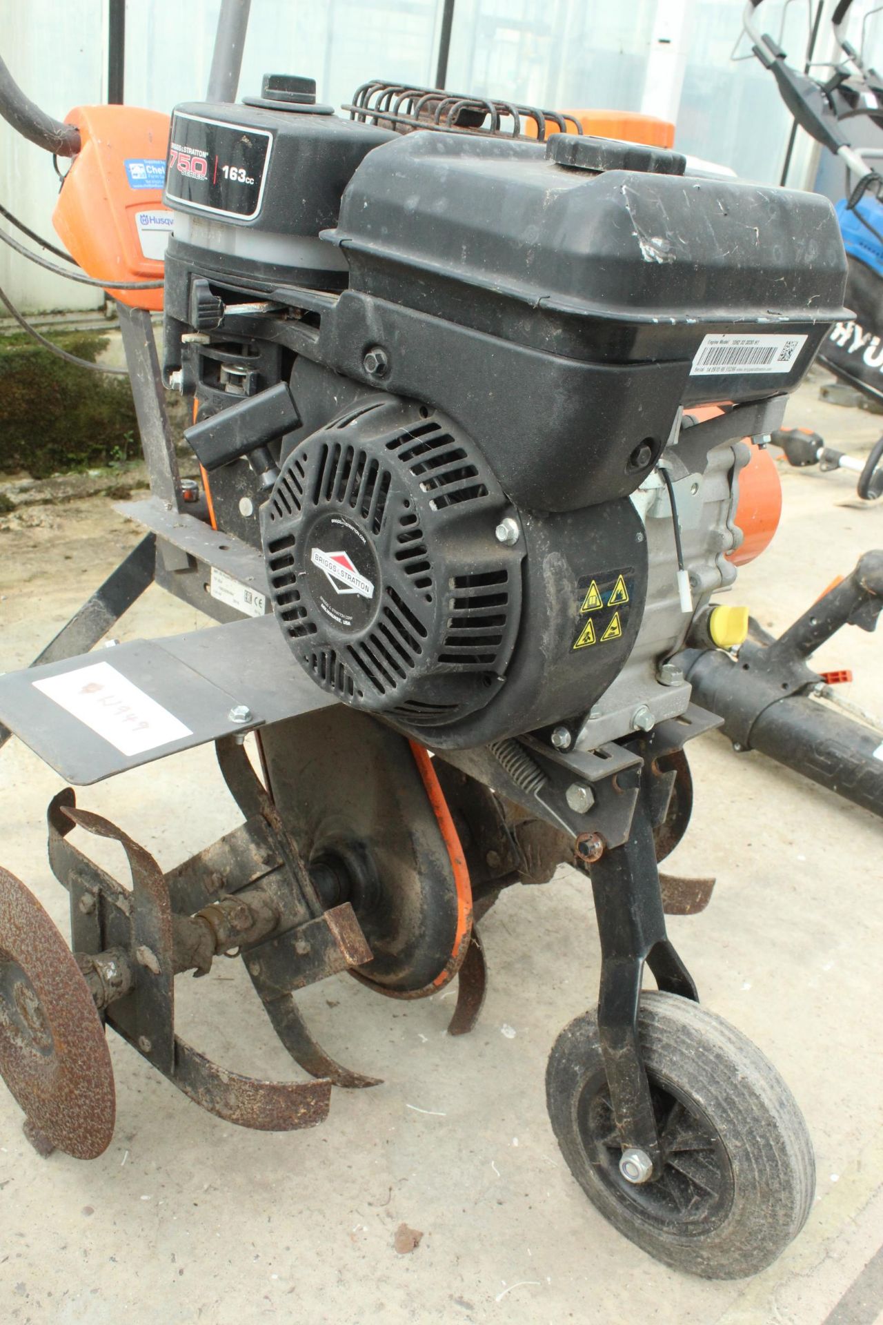 HUSQVARNA GARDEN ROTAVATOR IN GOOD WORKING ORDER NO VAT - Bild 3 aus 3