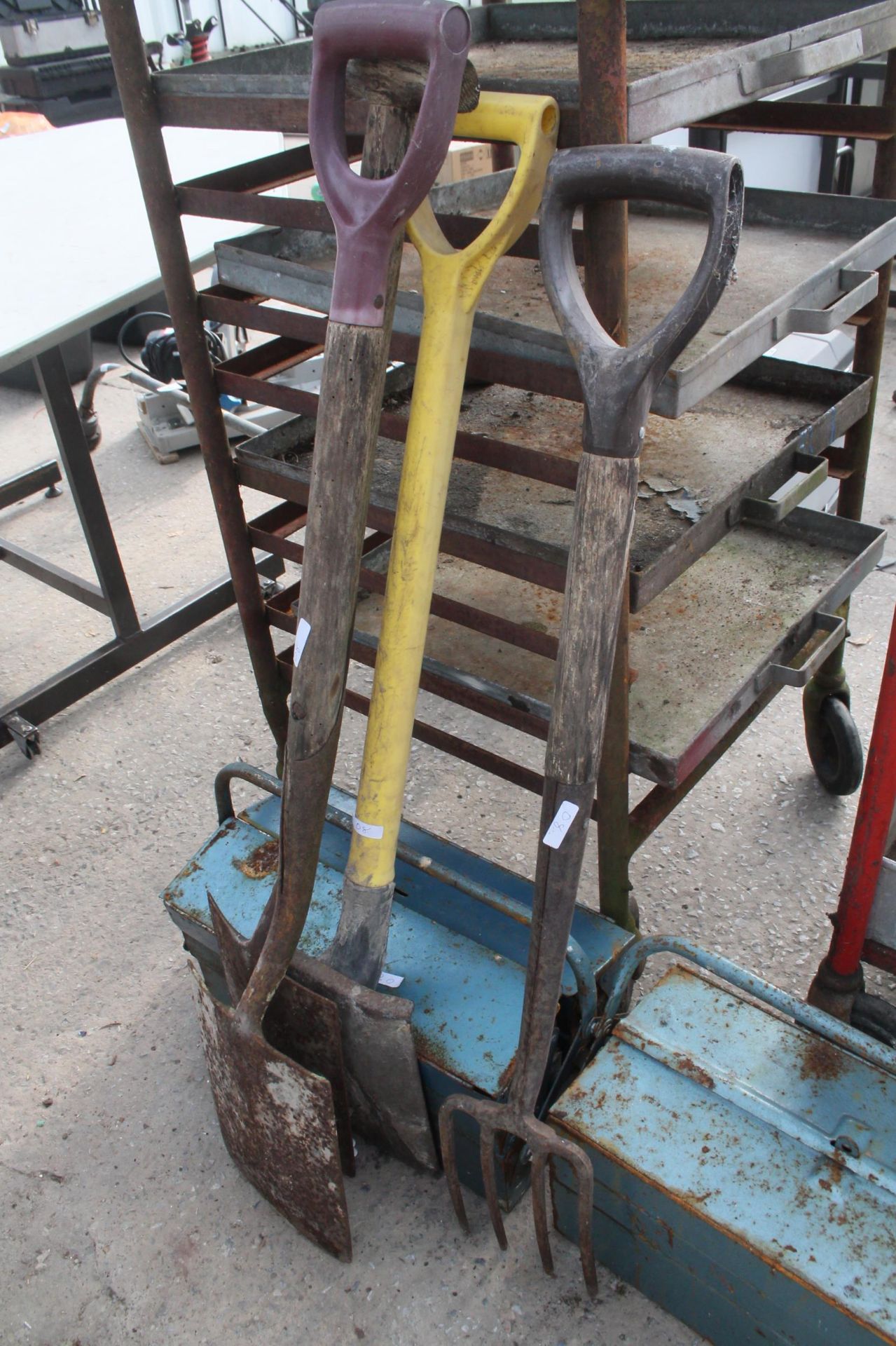 CATTLE DRINKING BOWL, 2 TOOL BOXES, 2 SPADES AND A FORK NO VAT - Image 2 of 4