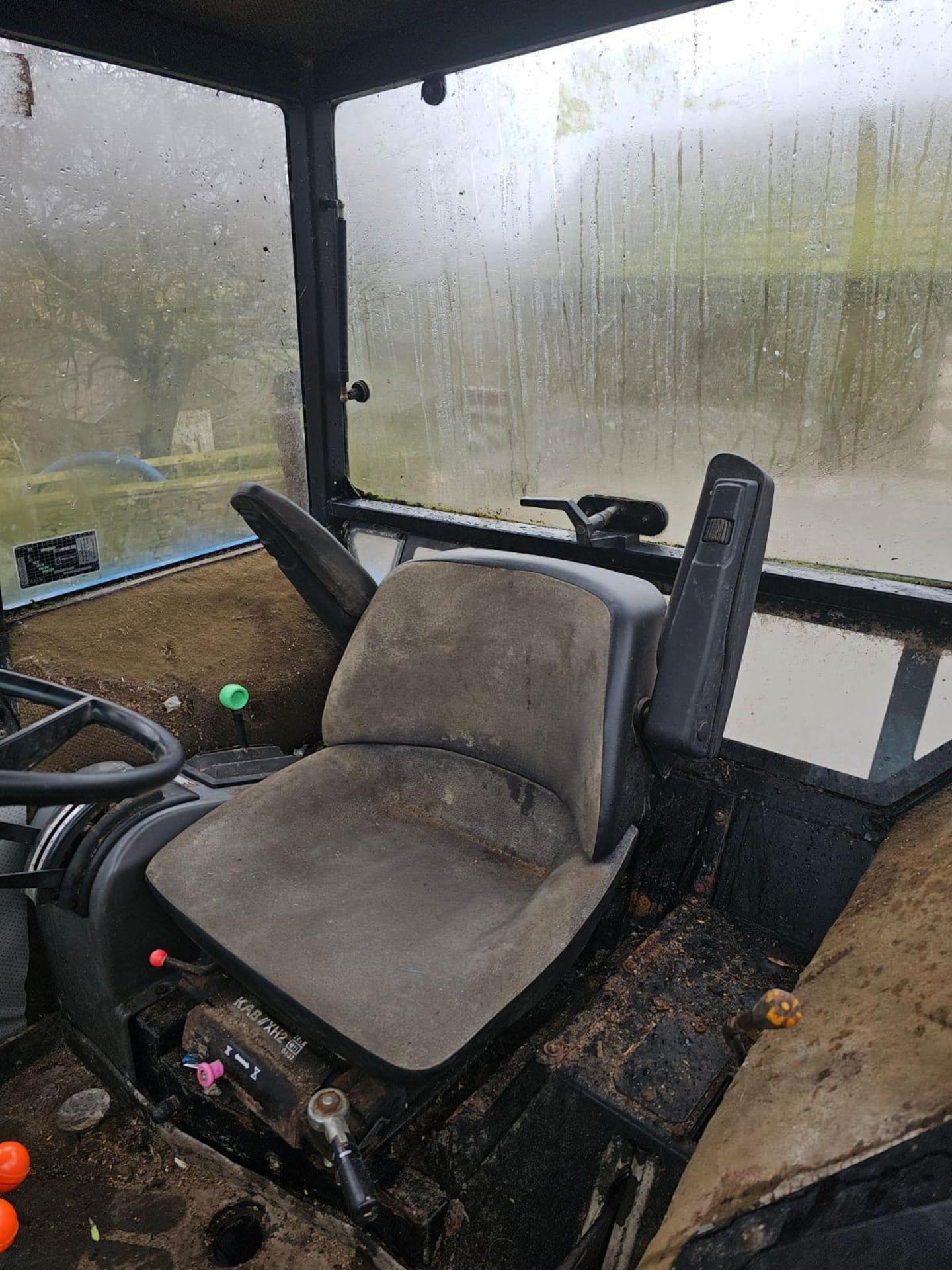 FORD 5030 2 WHEEL DRIVE TRACTOR 9014 HOURS ONE OWNER FROM NEW REG.NO. M85 TRC FIRST REG 01/06/95 - Image 11 of 13