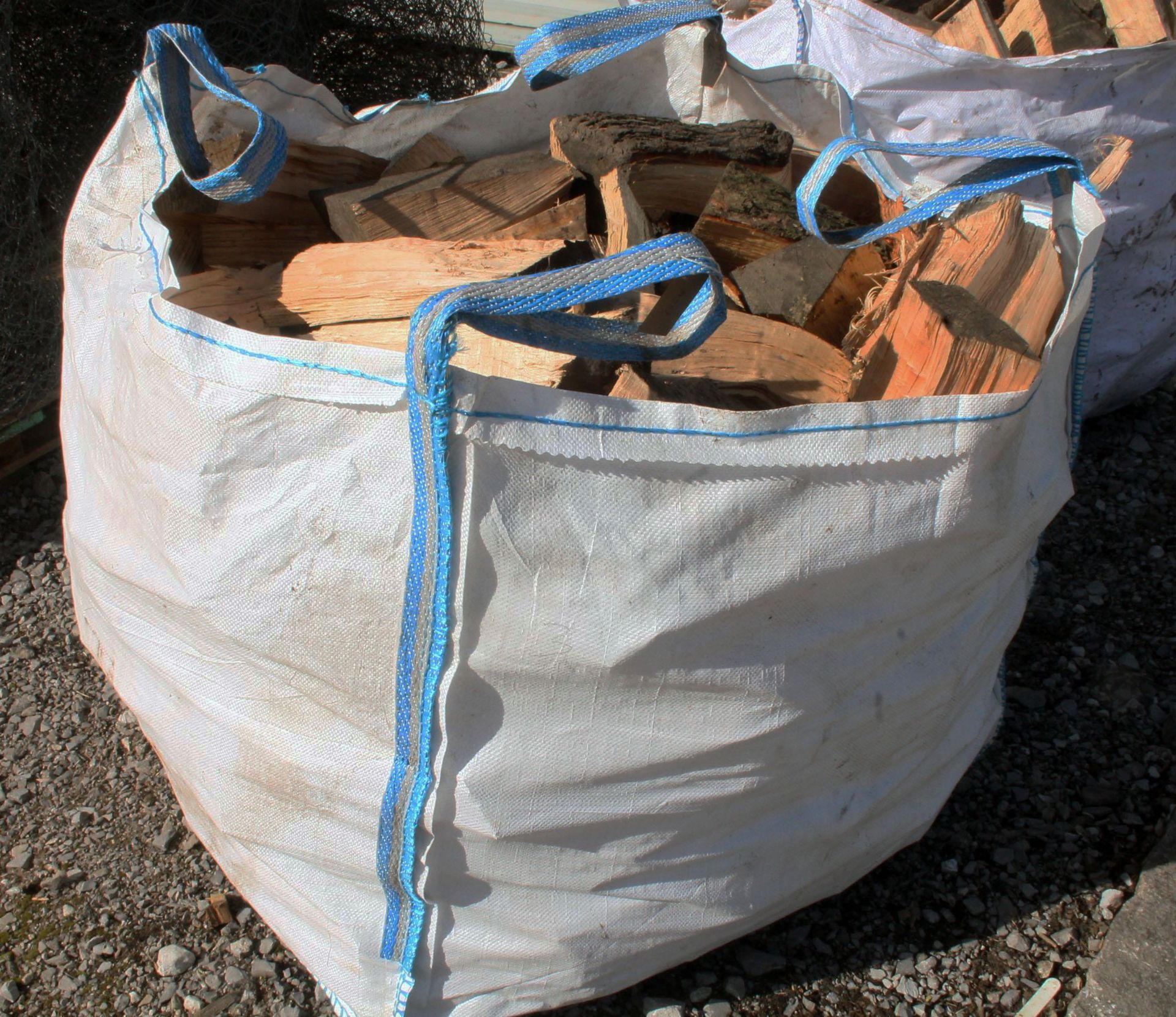 TOTE OF LOGS + VAT