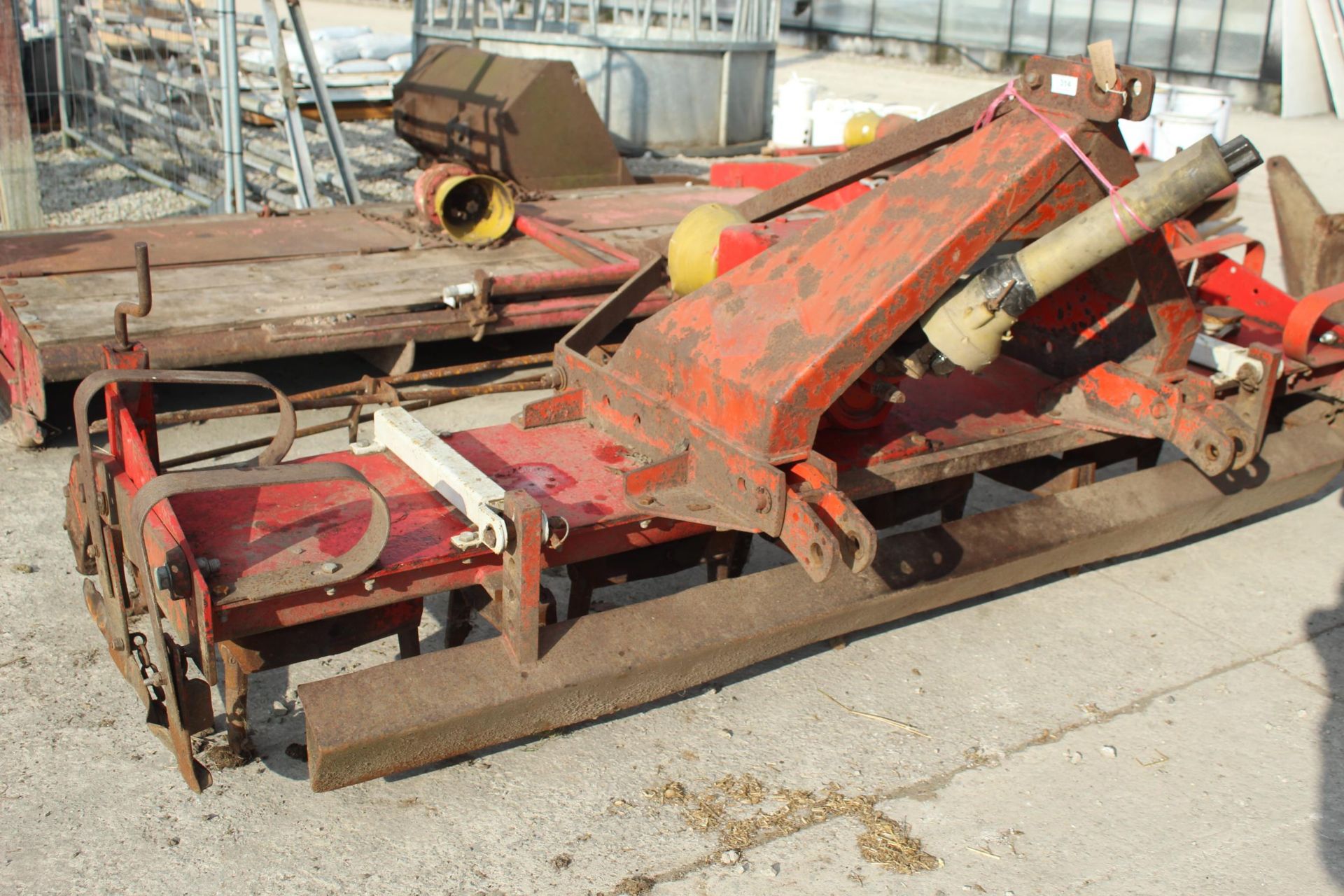 KUHN 2.5 METRE POWER HARROW PTO SHAFT & LINKAGE PINS IN THE PAY OFFICE + VAT - Image 3 of 3