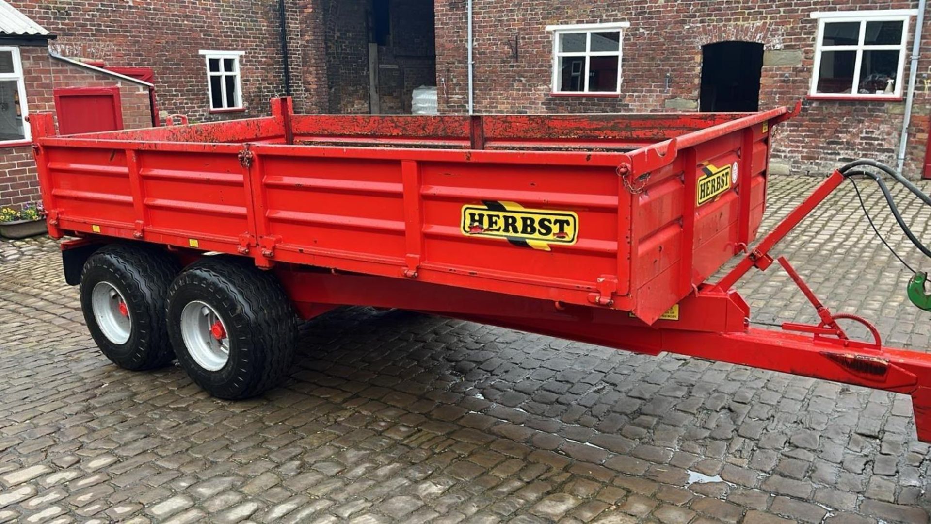 HERBST TWIN AXLE HYDRAULIC TIPPING TRAILER SERIAL NUMBER DS1340191716 + VAT - Image 3 of 17