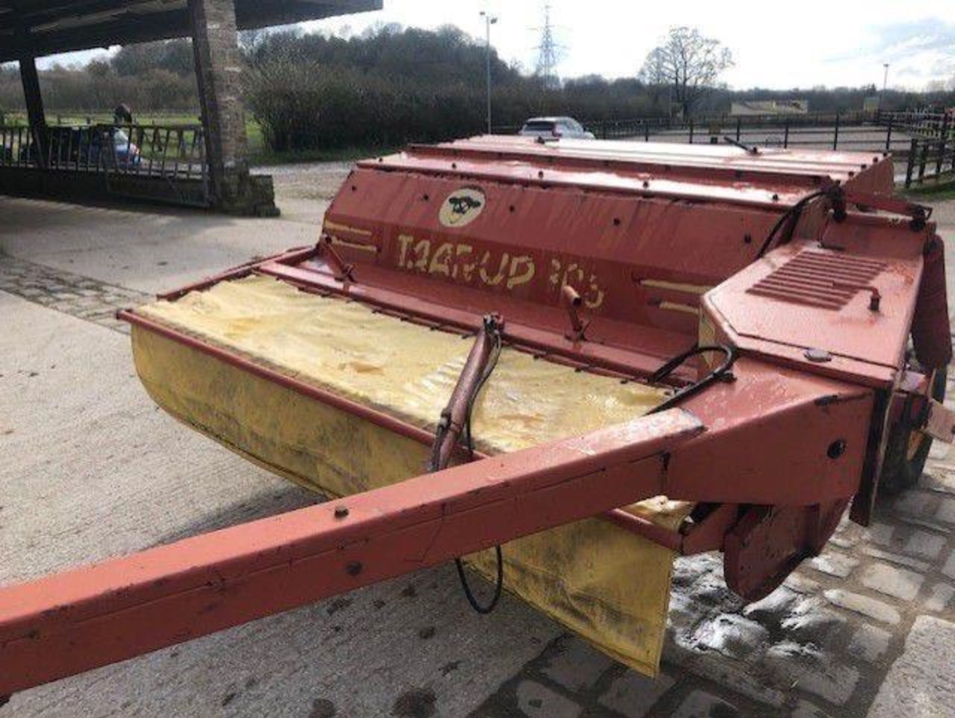 TAARUP 305 MOWER CONDITIONER IN WORKING ORDER + VAT