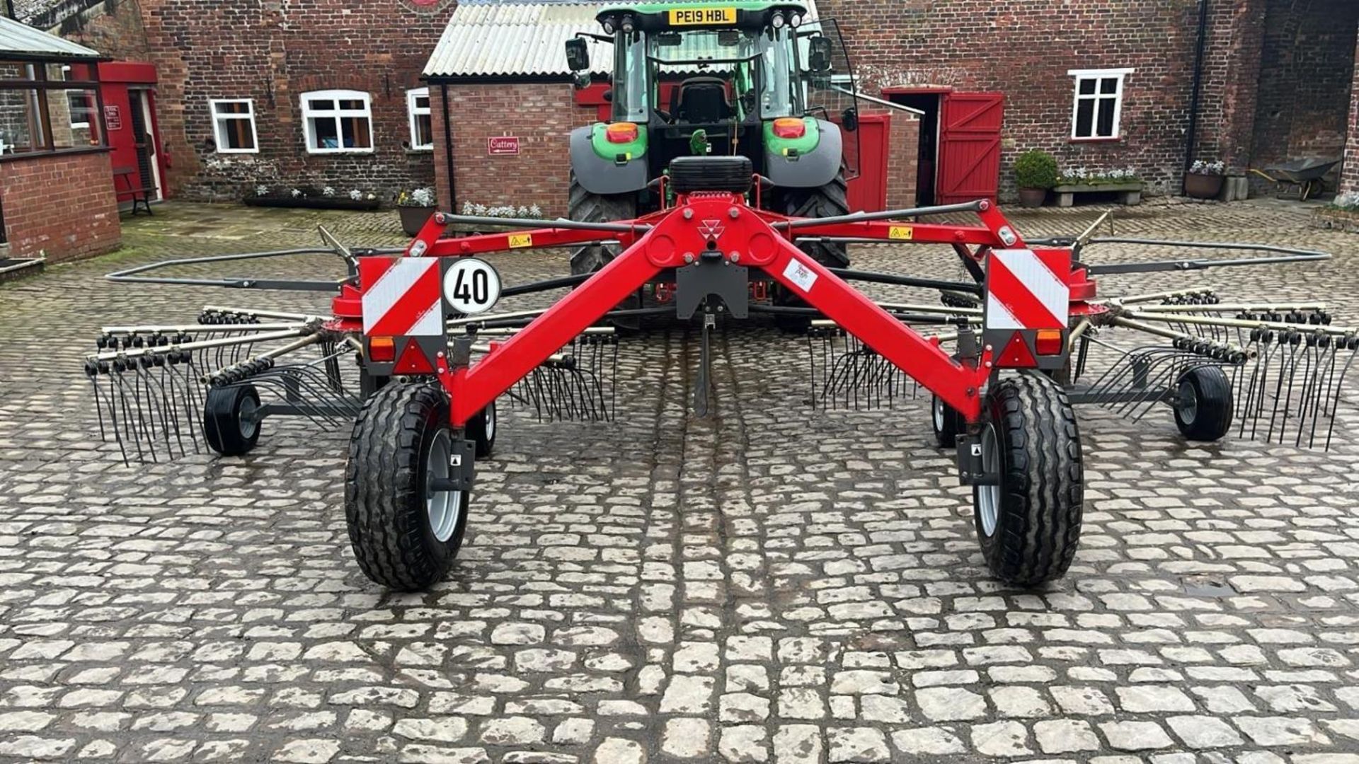 MASSEY FERGUSON RK 662 TRC ROTOR RAKE WITH OPERATORS MANUAL + VAT - Image 5 of 17